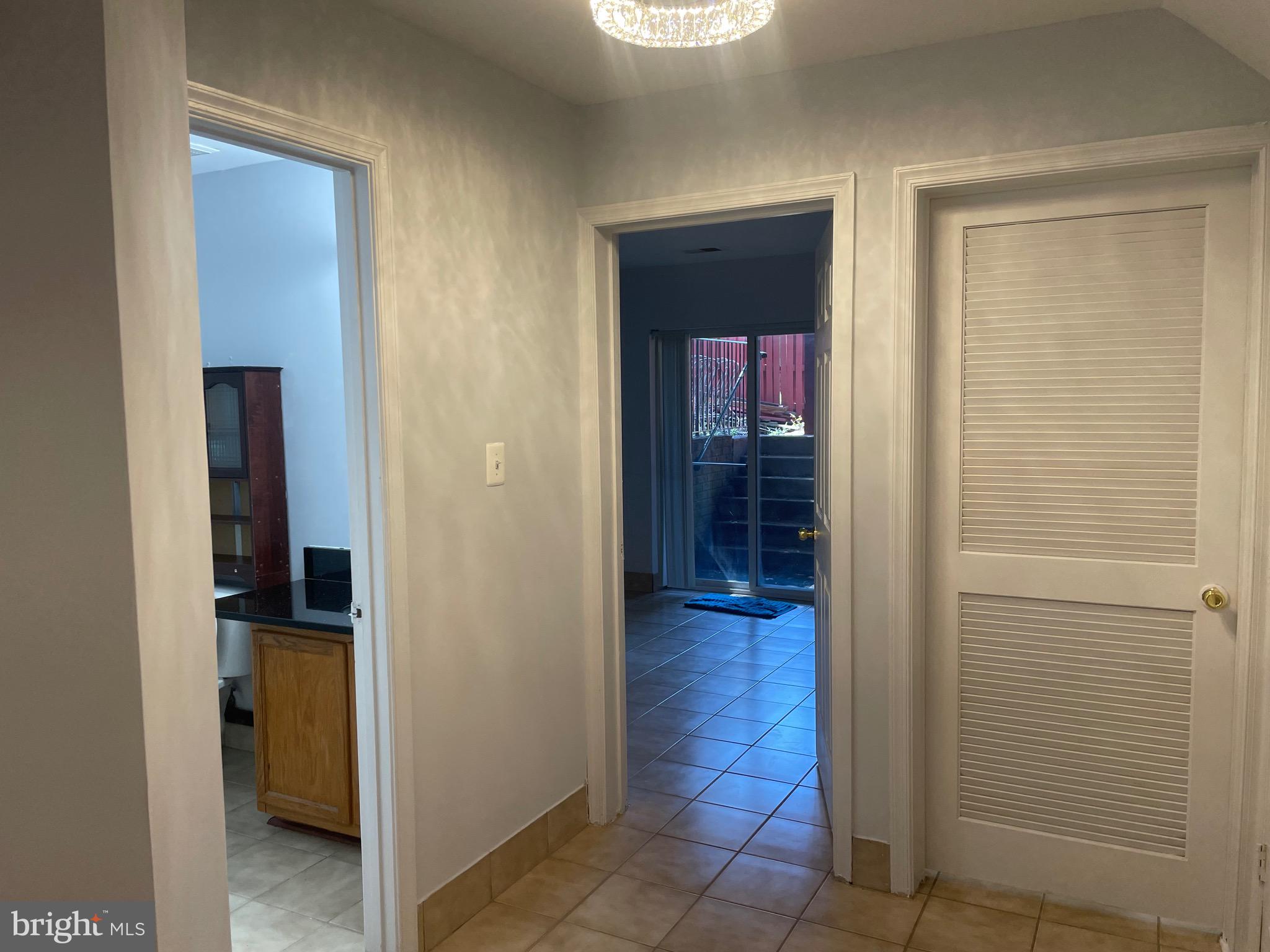 HIGHLAND OAKS - Residential Lease