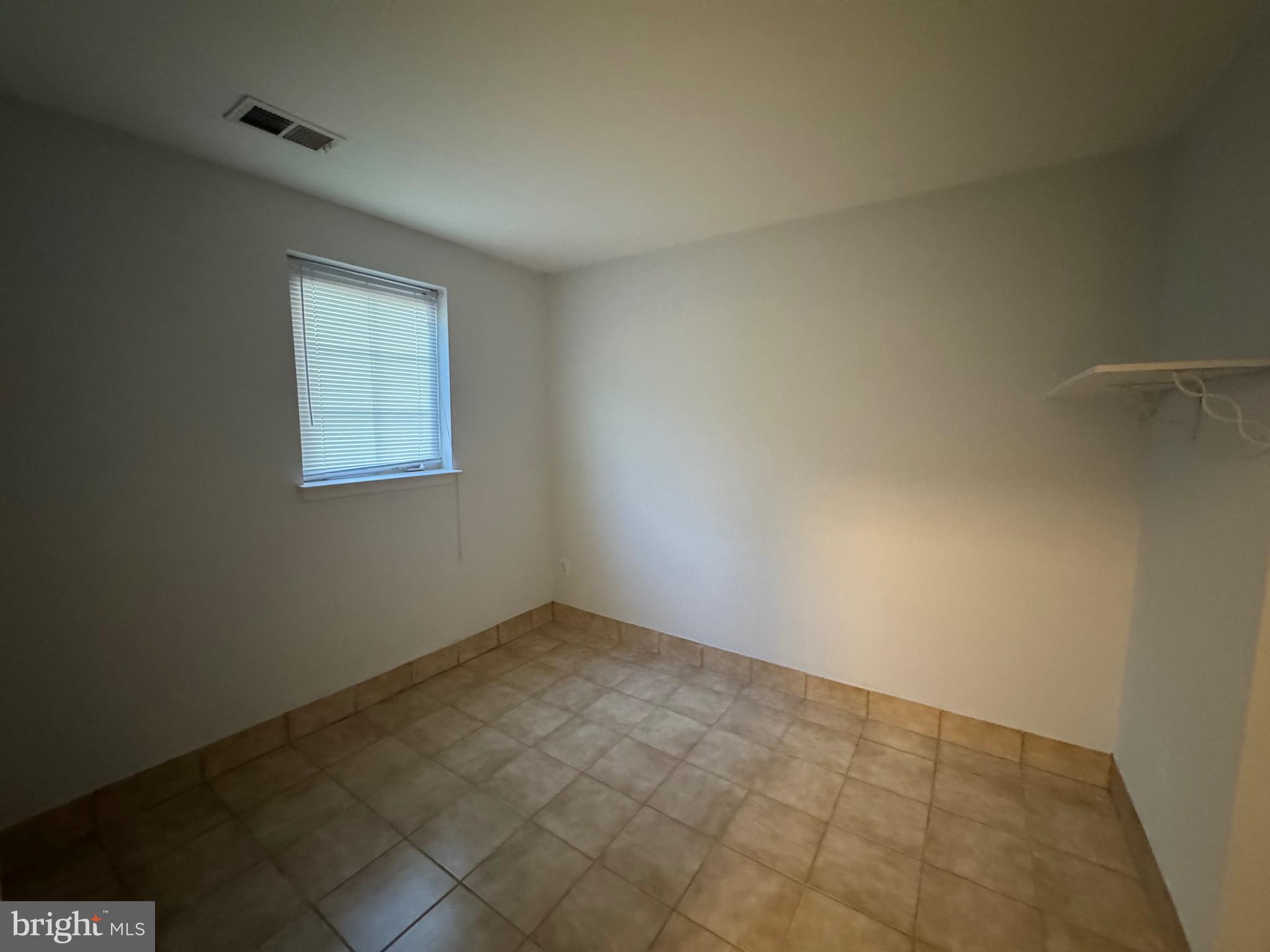 HIGHLAND OAKS - Residential Lease