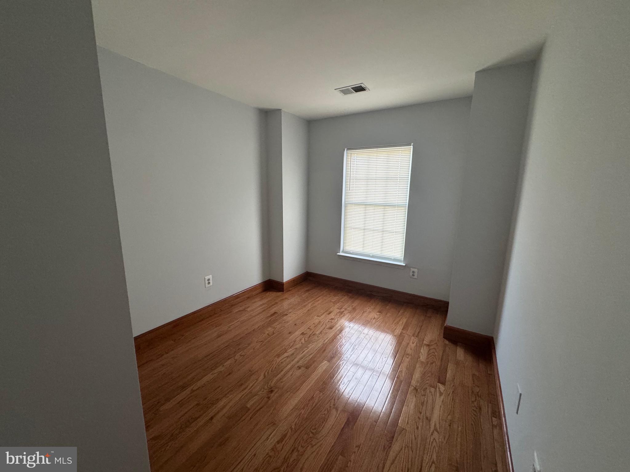 HIGHLAND OAKS - Residential Lease