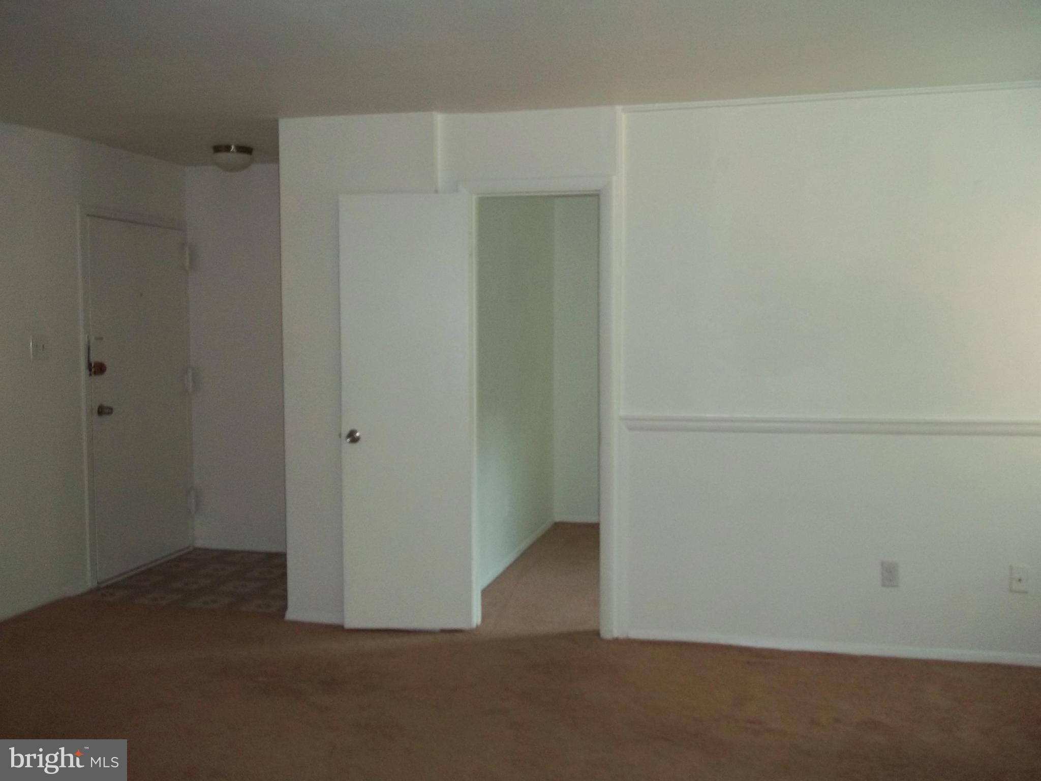 YORKTOWNE SQUARE - Residential Lease