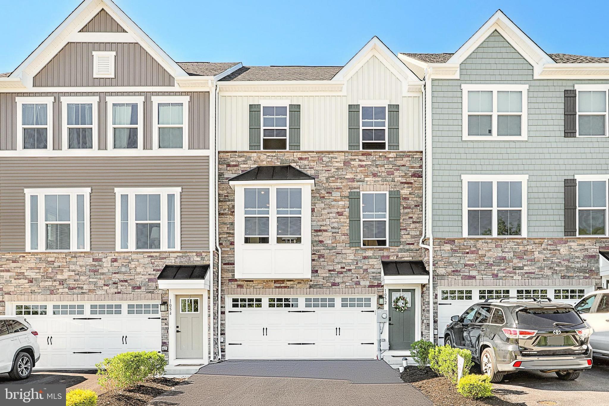 REGENTS GLEN TOWNHOME - Residential