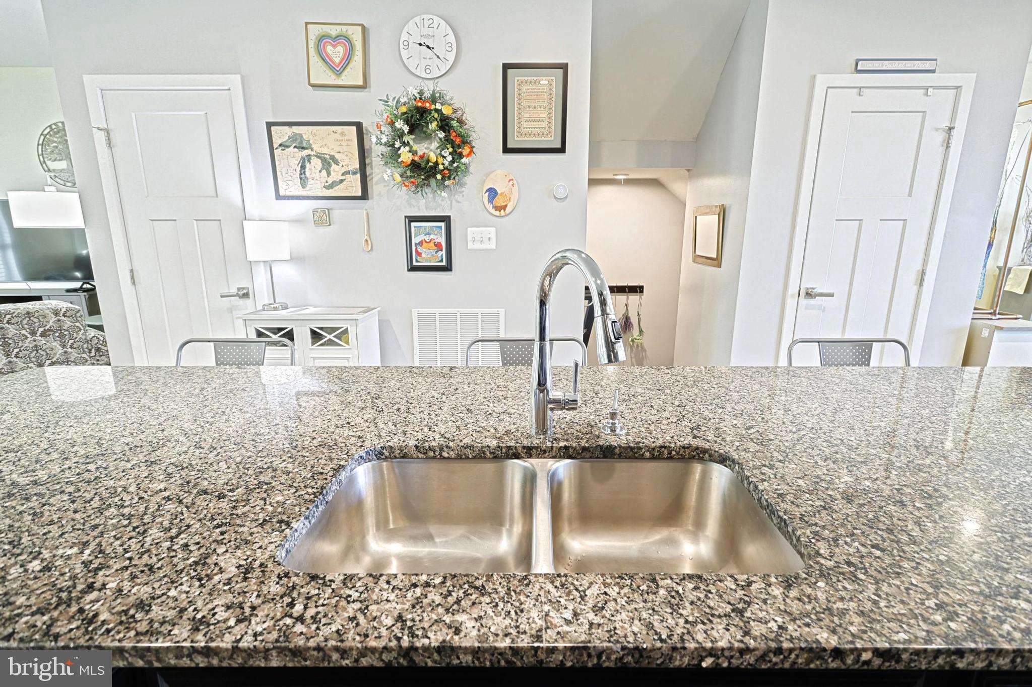 REGENTS GLEN TOWNHOME - Residential