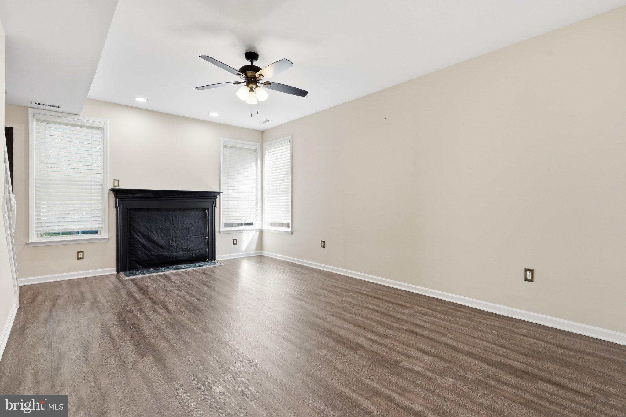 1006 ALLEN AVENUE