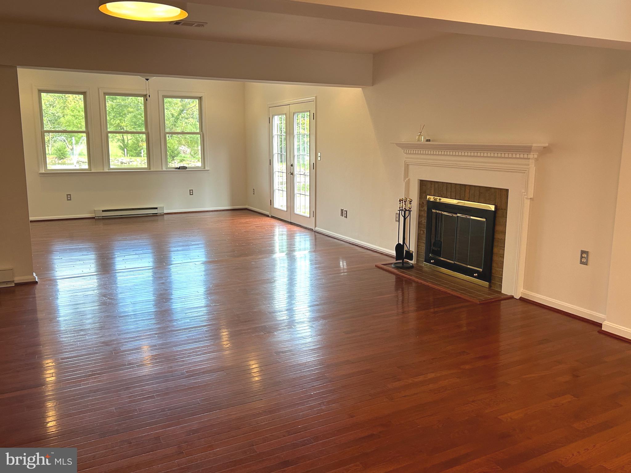 ROCK SPRING - Residential Lease