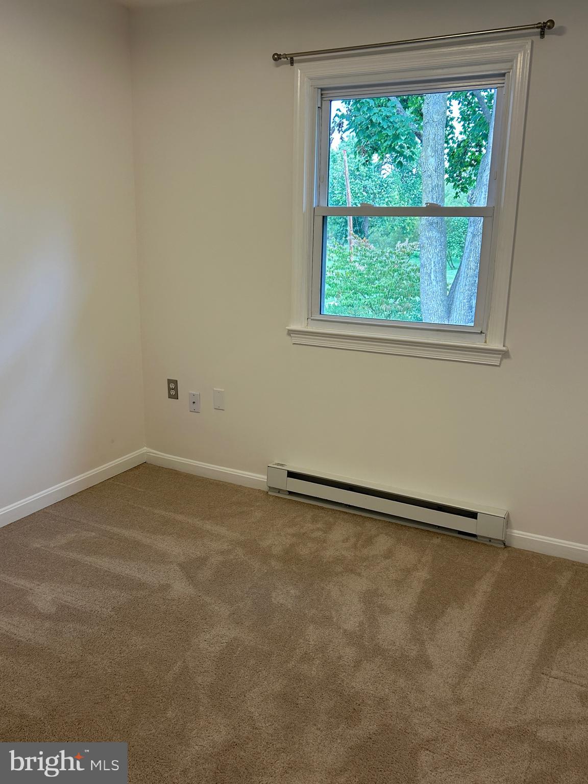 ROCK SPRING - Residential Lease