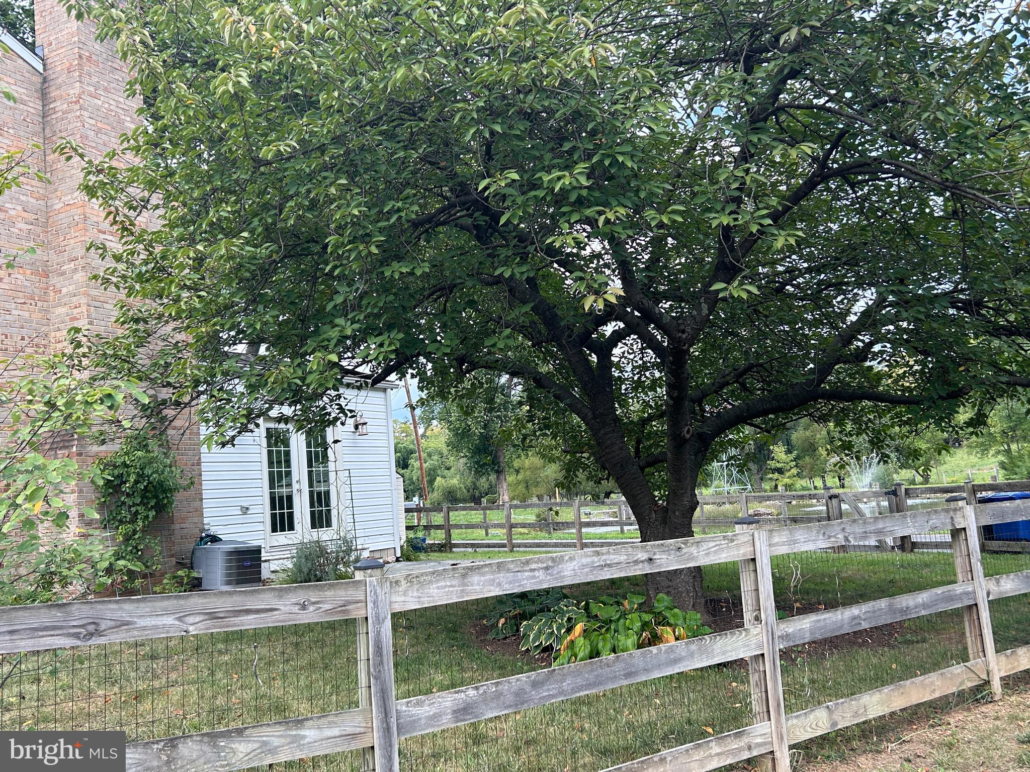 ROCK SPRING - Residential Lease