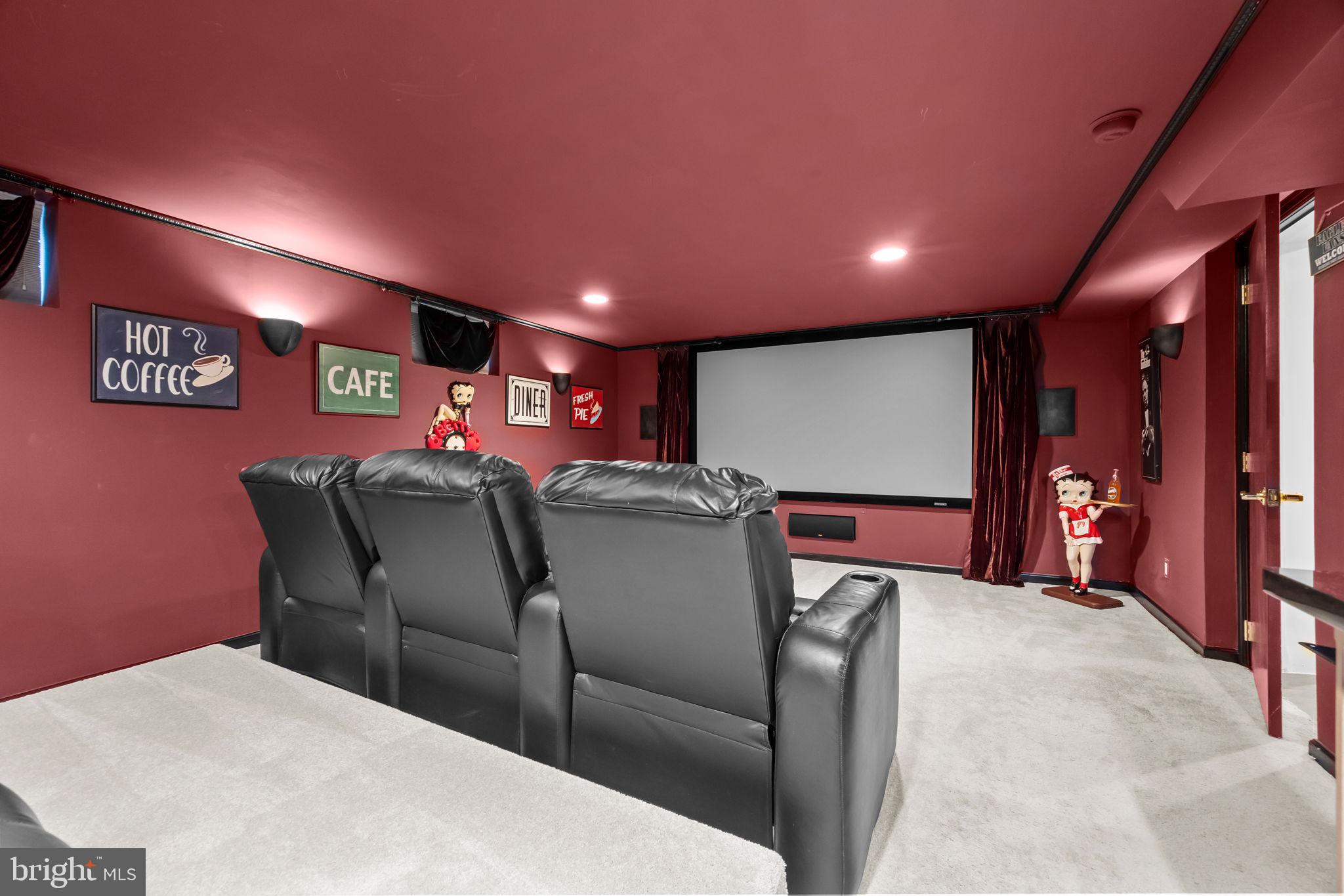 NORTHAMPTON CHASE - Residential