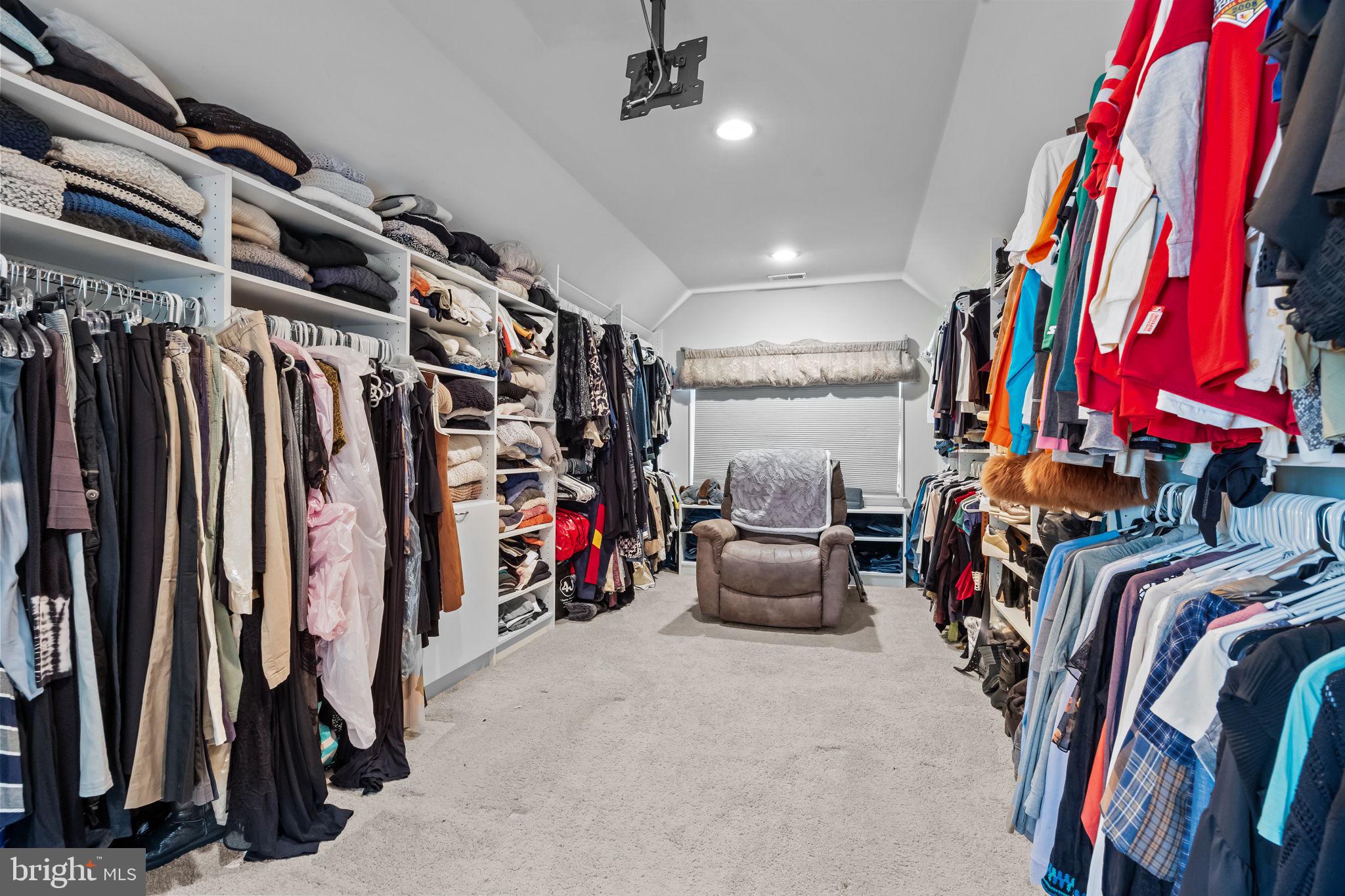 NORTHAMPTON CHASE - Residential