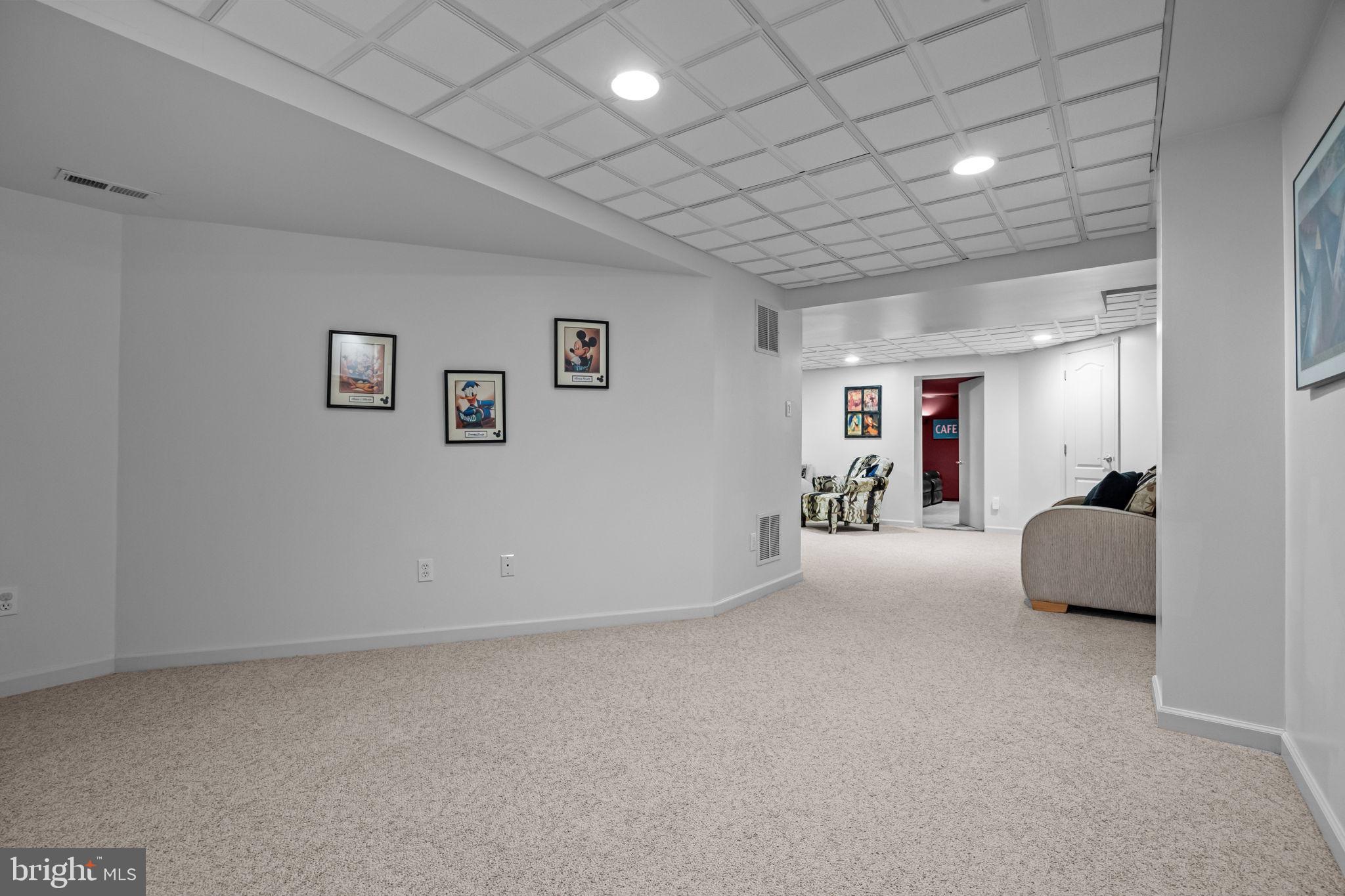 NORTHAMPTON CHASE - Residential