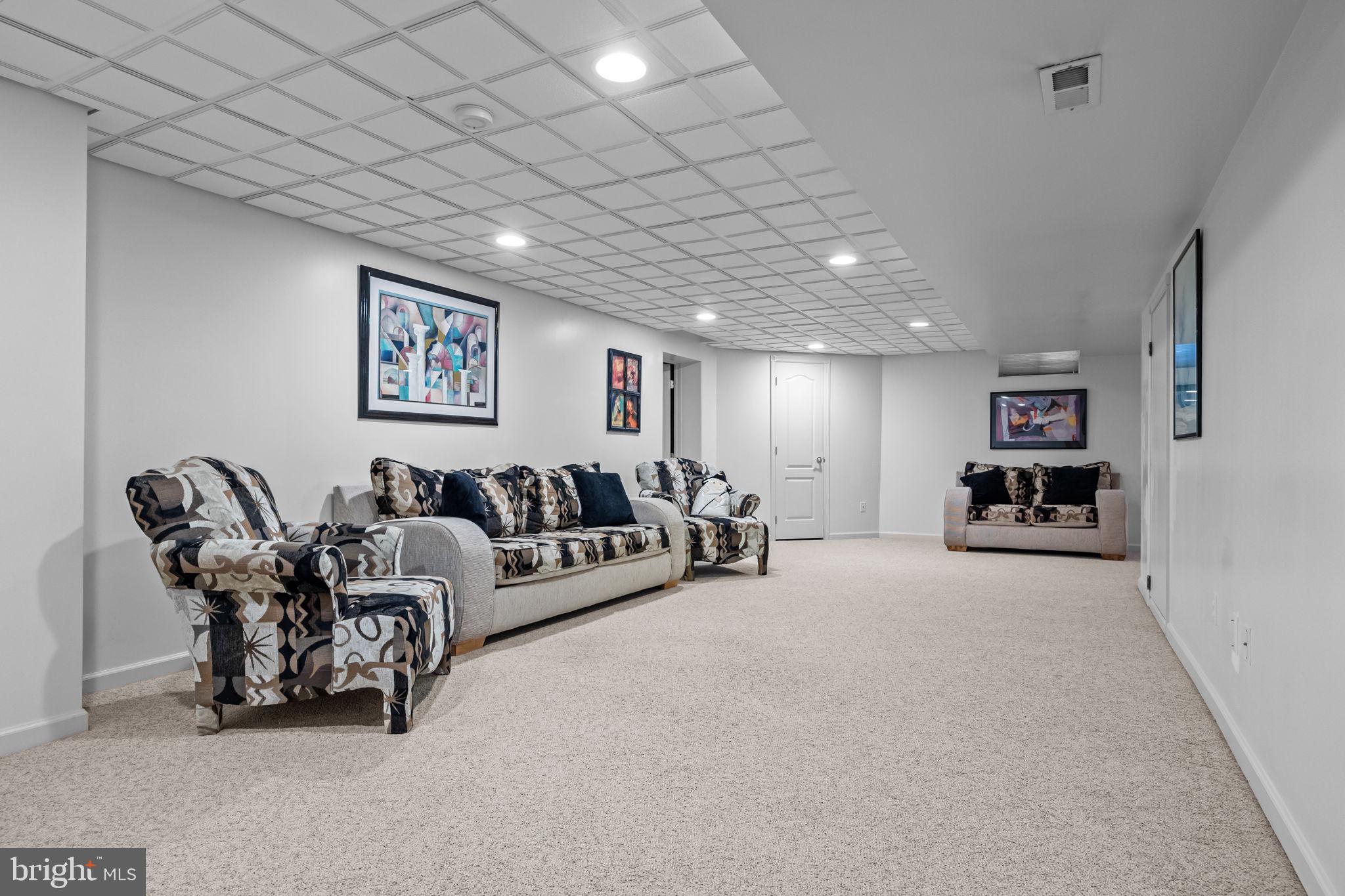 NORTHAMPTON CHASE - Residential