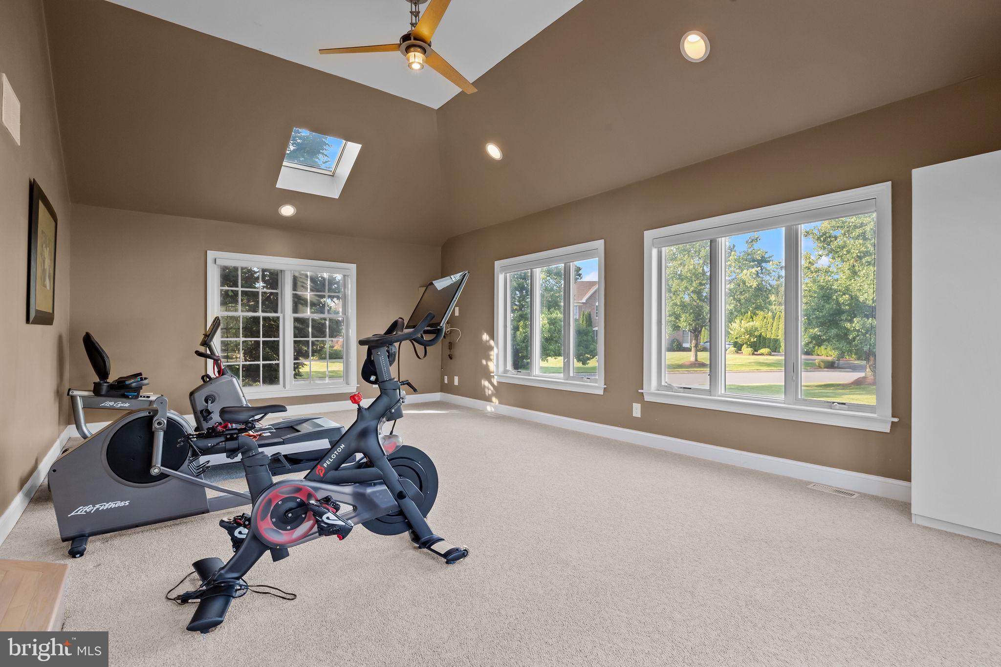 NORTHAMPTON CHASE - Residential