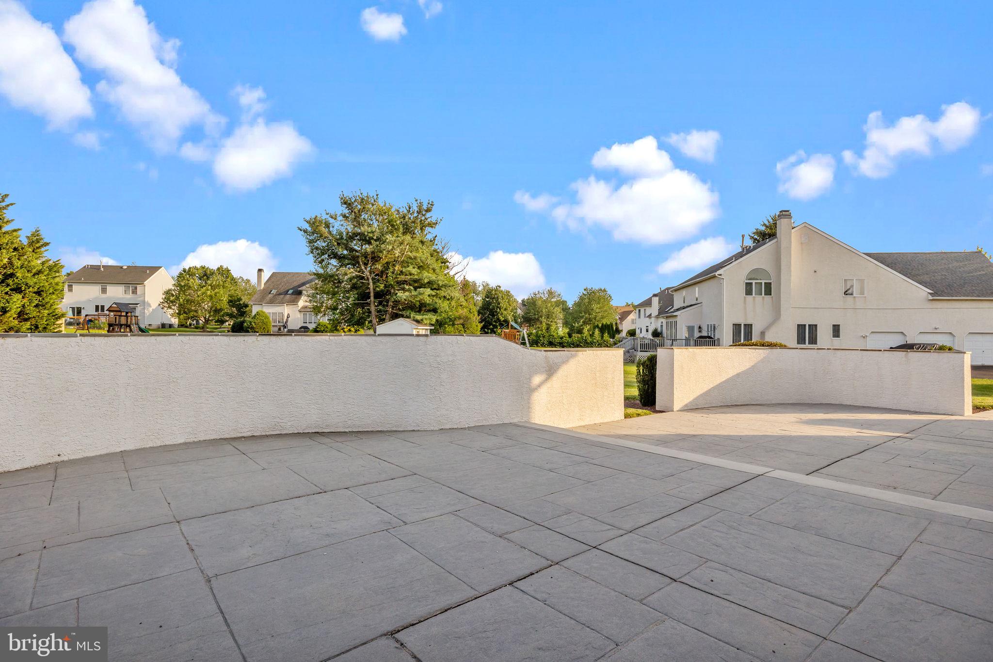 NORTHAMPTON CHASE - Residential