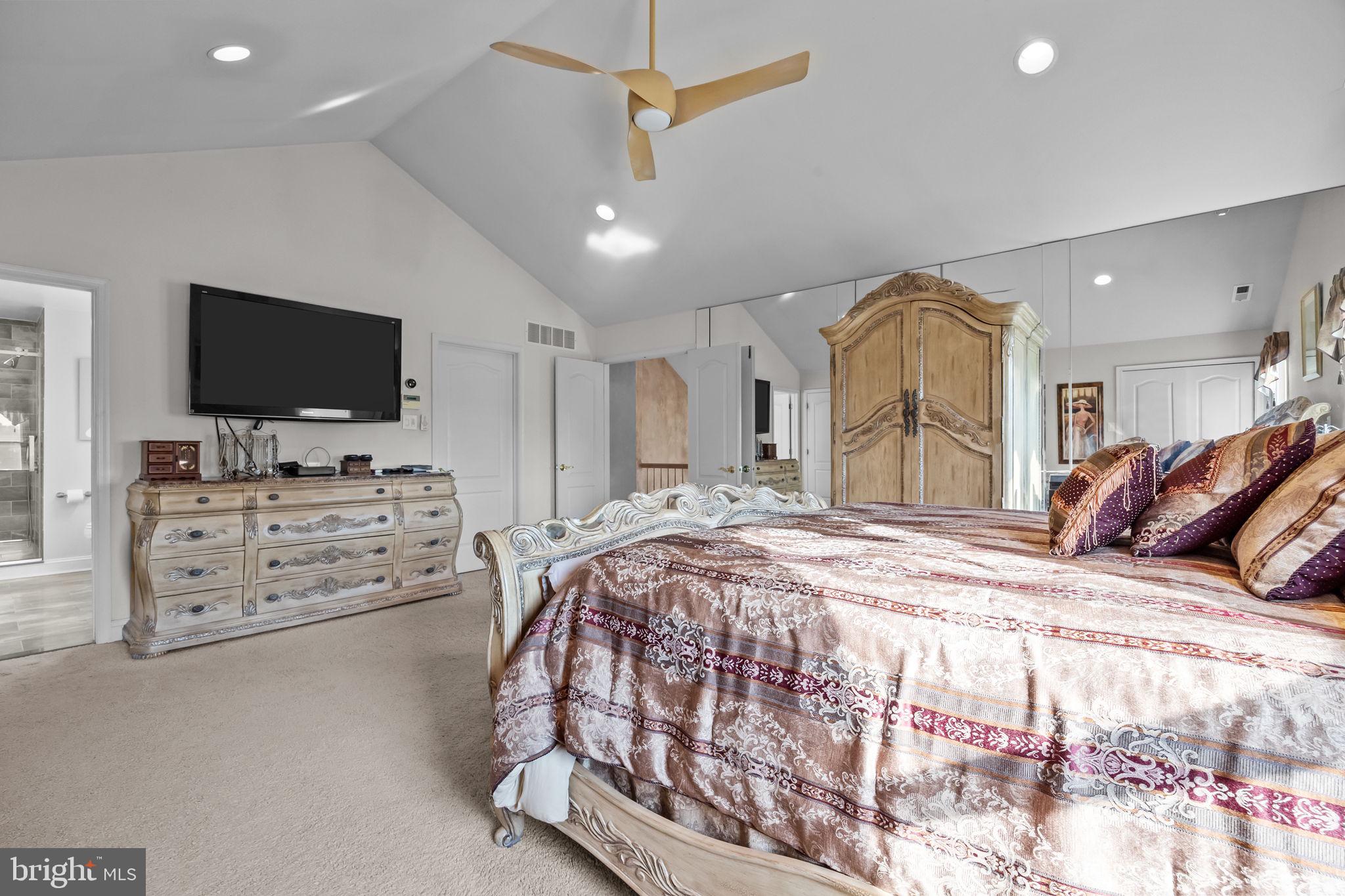 NORTHAMPTON CHASE - Residential