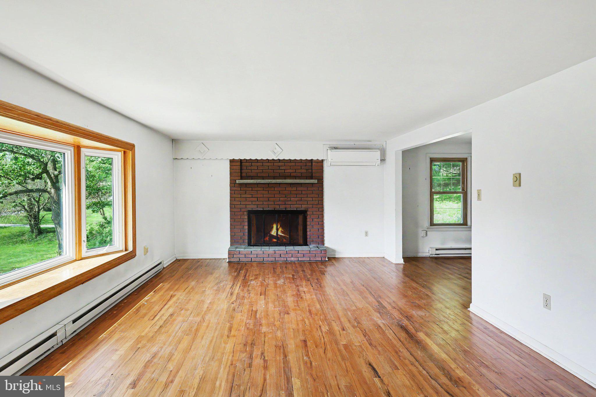 905 MOUNTAIN ROAD