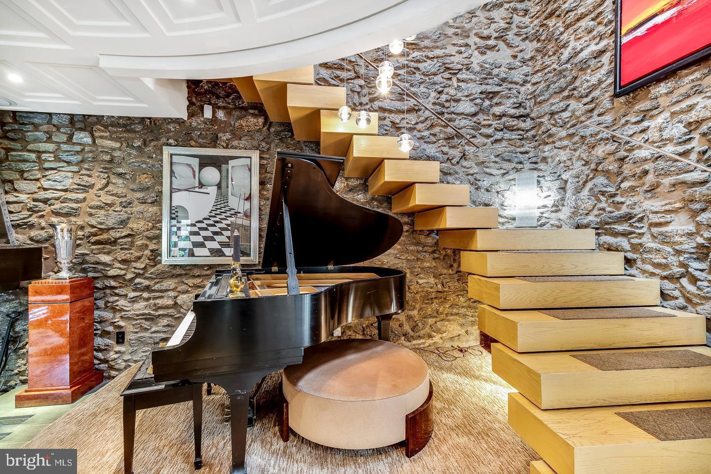 FAIRMOUNT - Residential