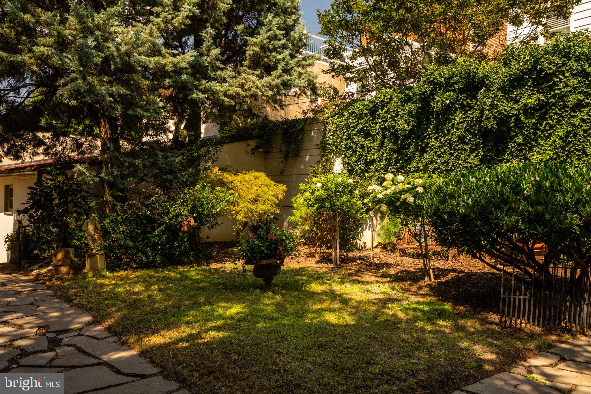 FAIRMOUNT - Residential