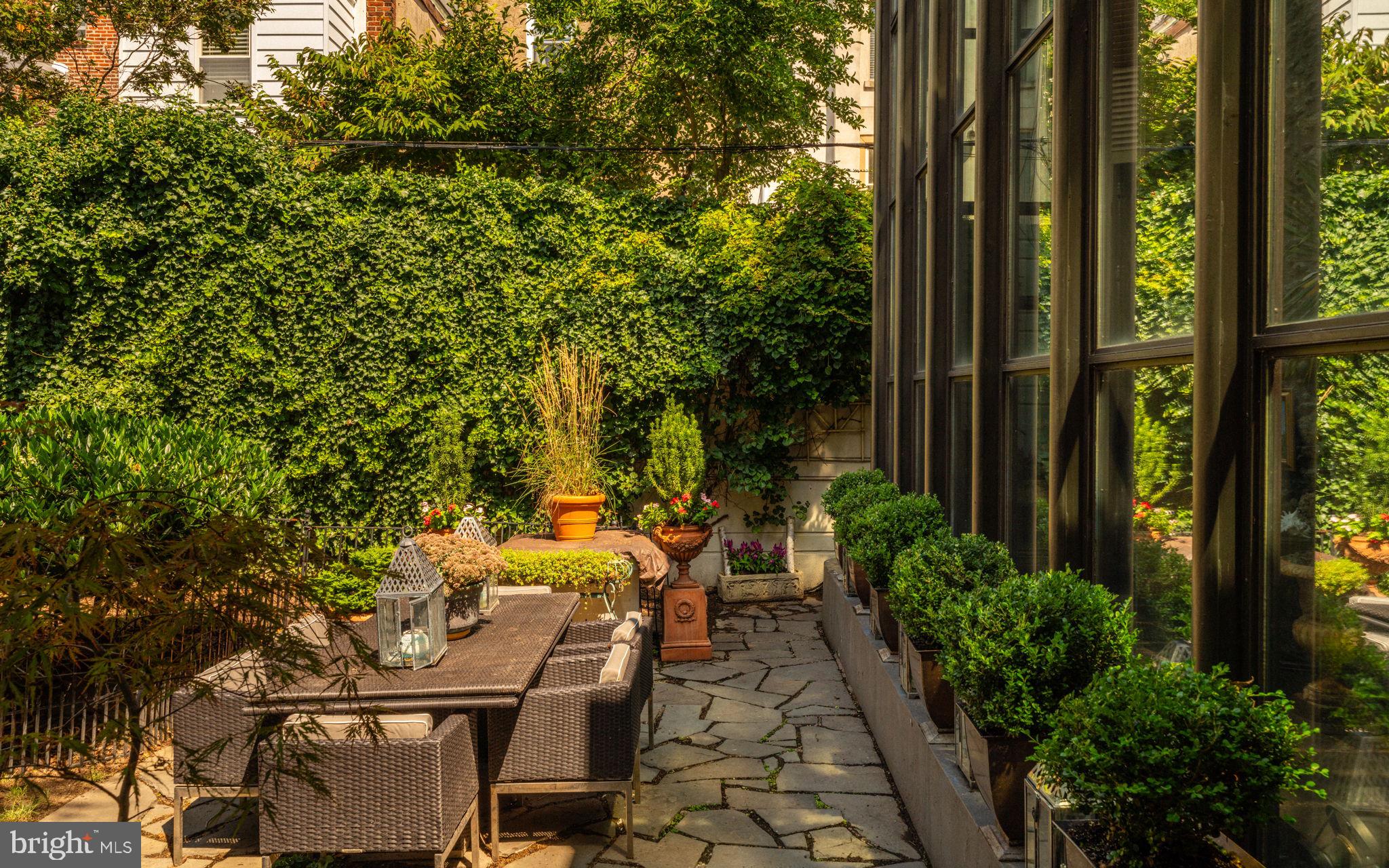 FAIRMOUNT - Residential