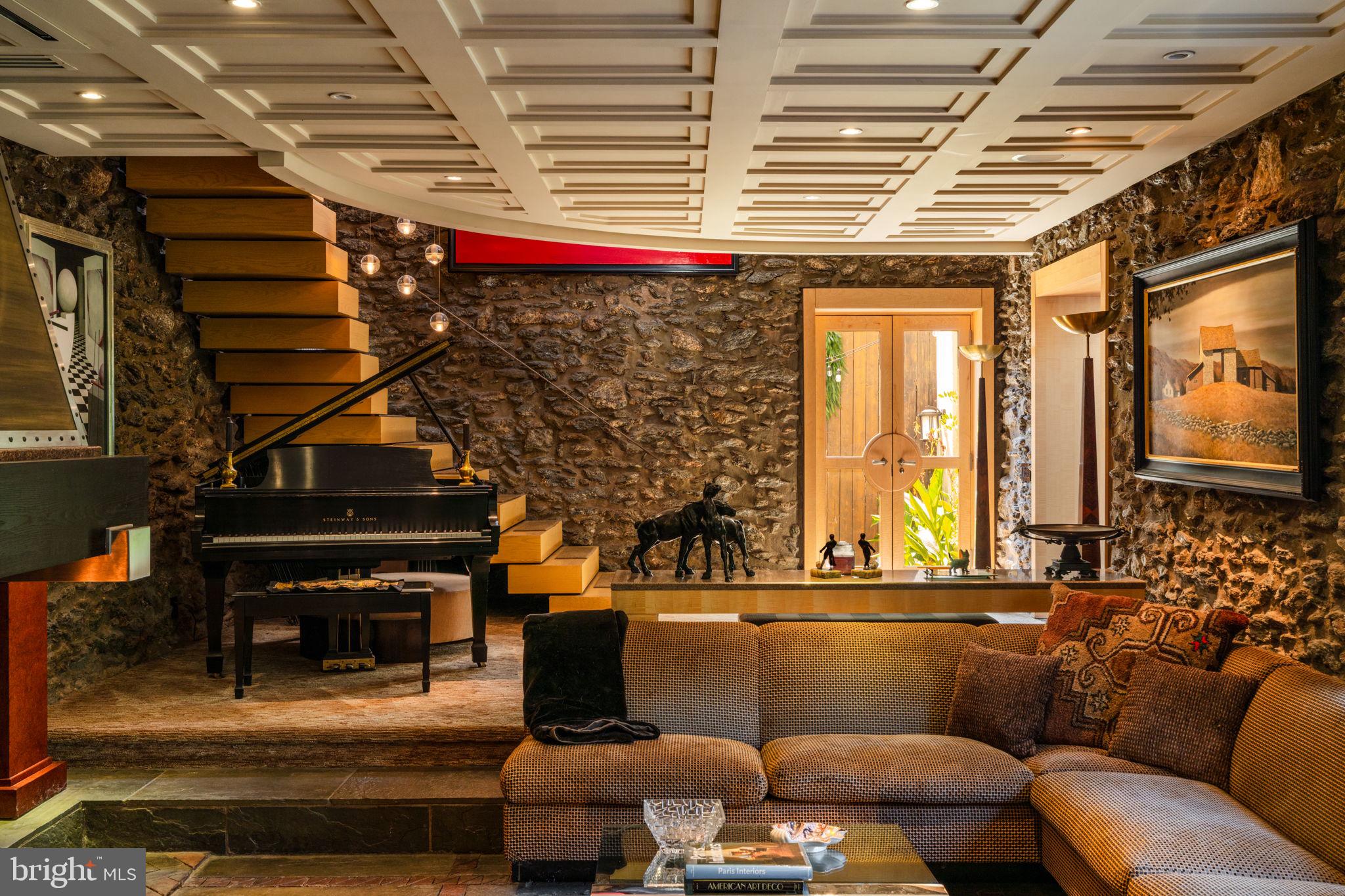 FAIRMOUNT - Residential