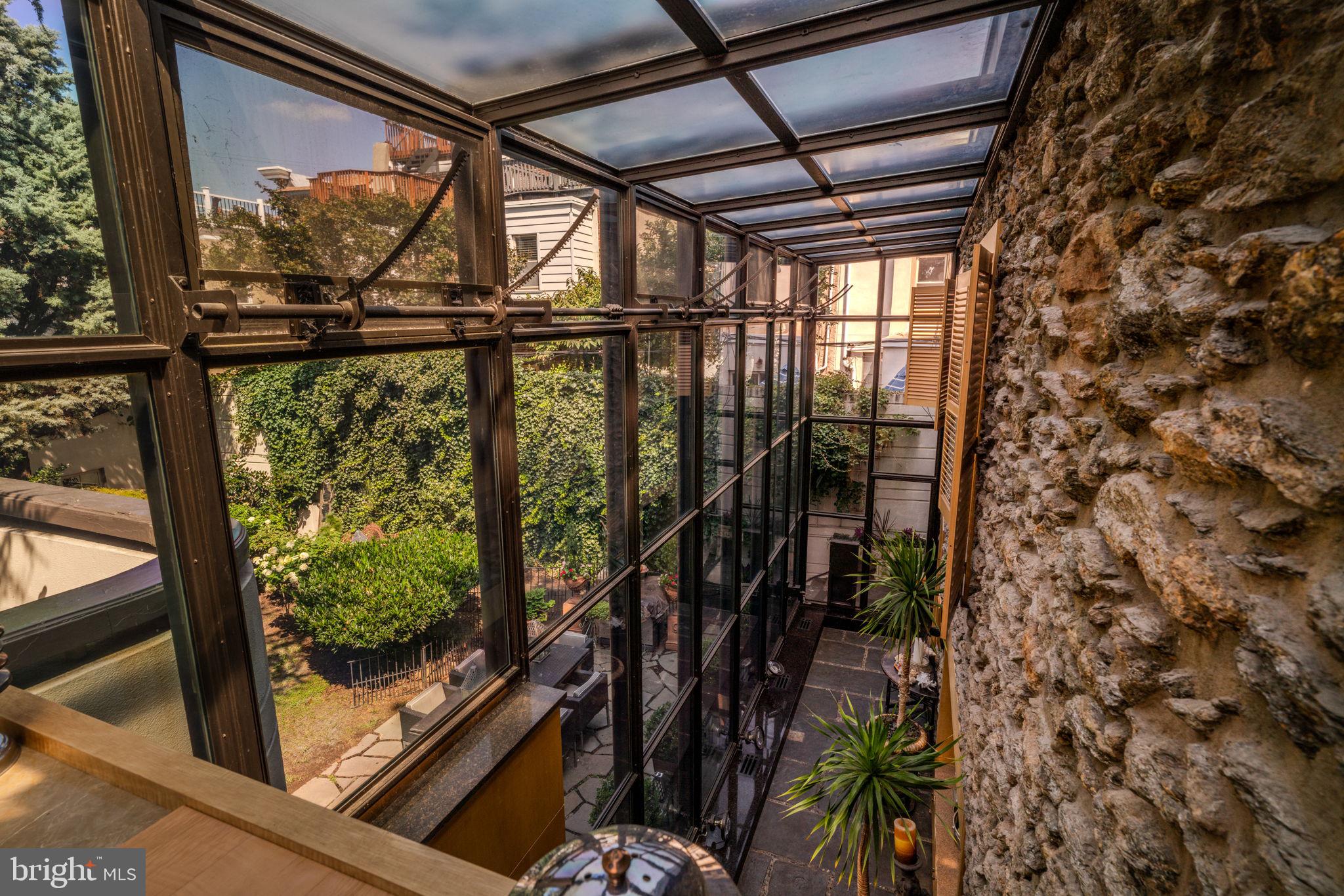 FAIRMOUNT - Residential