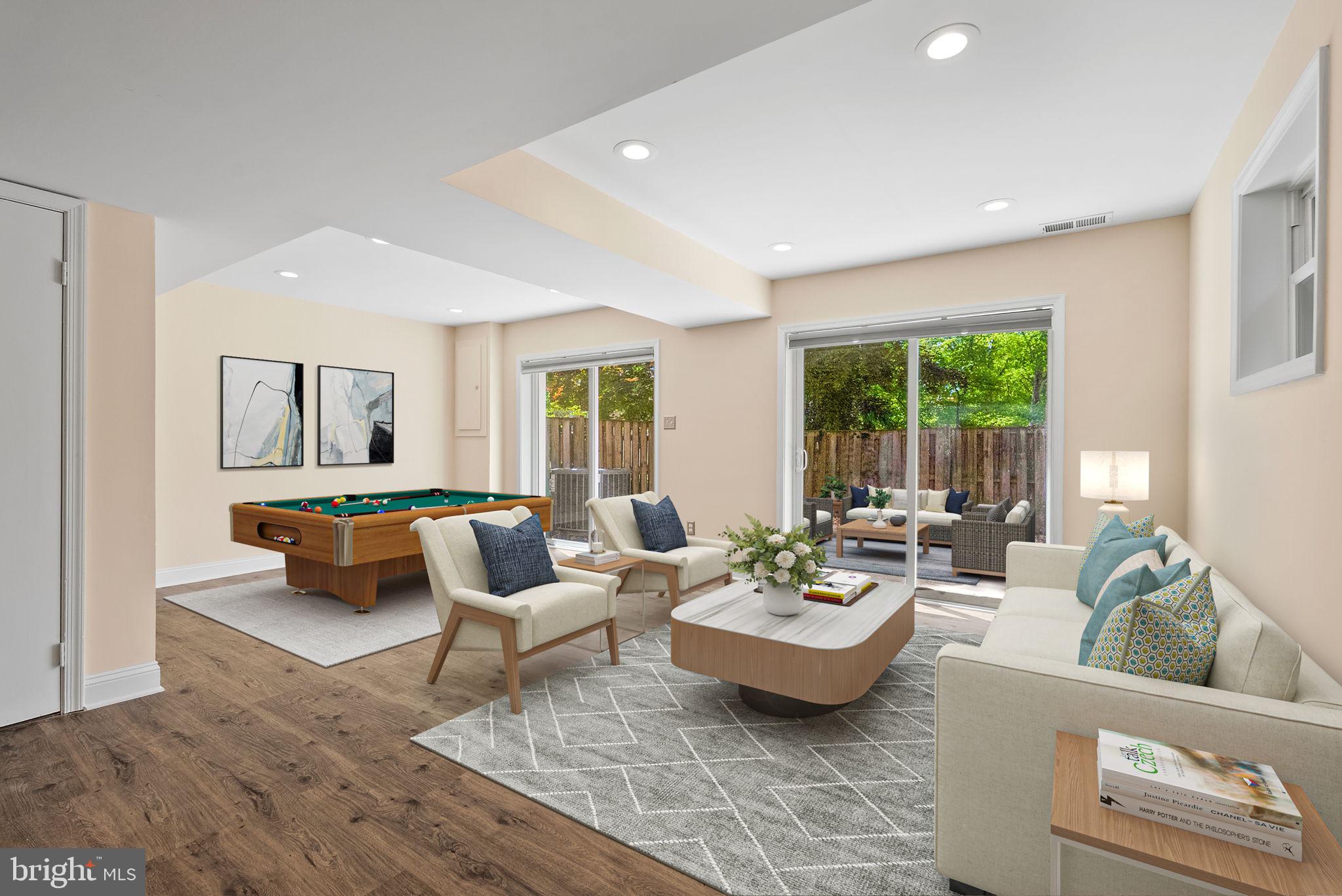 STRATHMEADE SQUARE - Residential