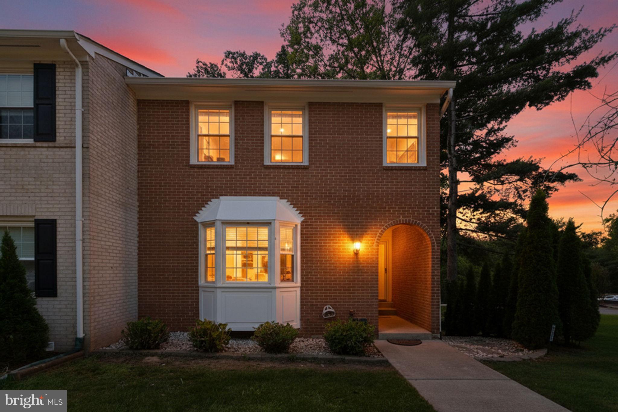 STRATHMEADE SQUARE - Residential