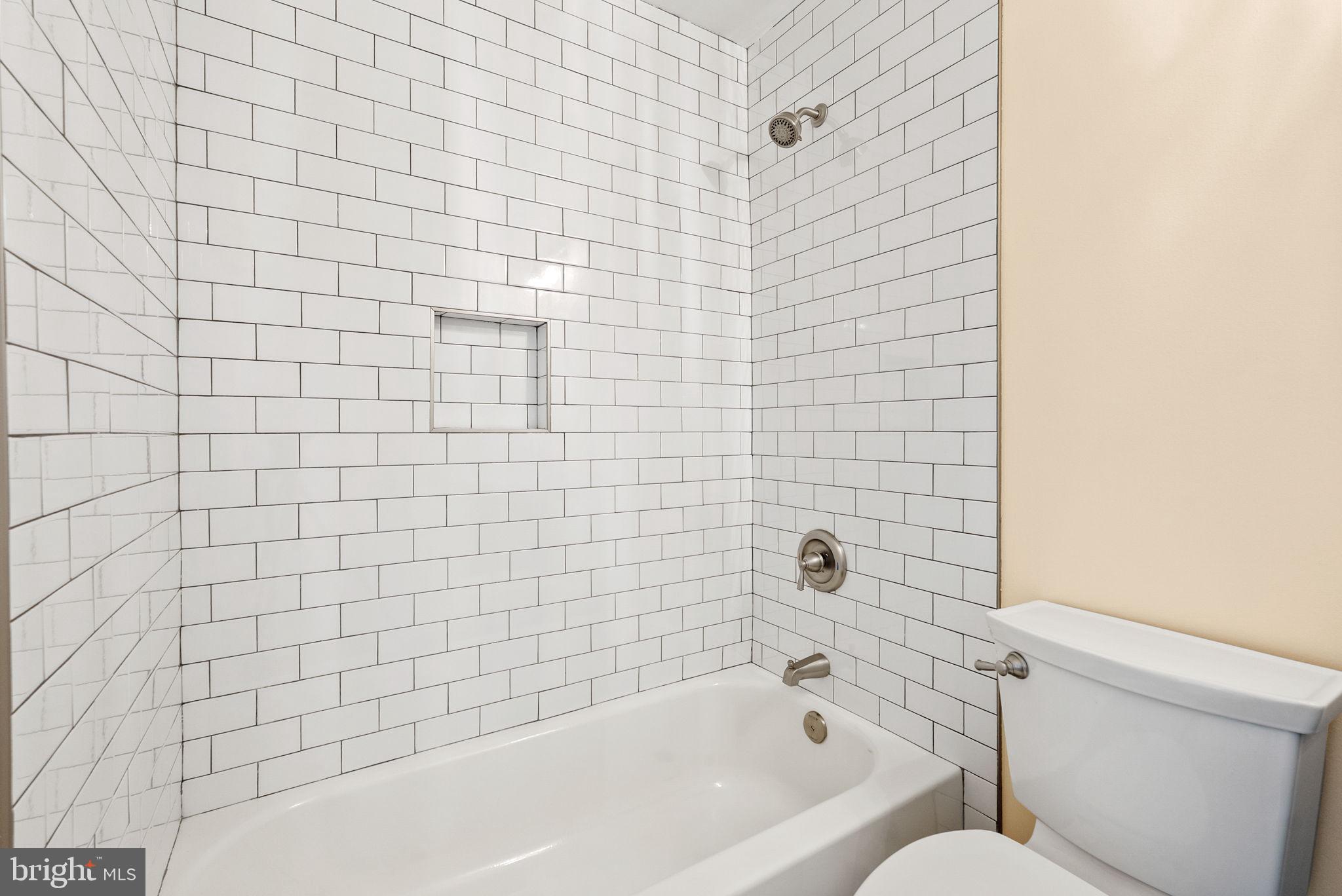 STRATHMEADE SQUARE - Residential