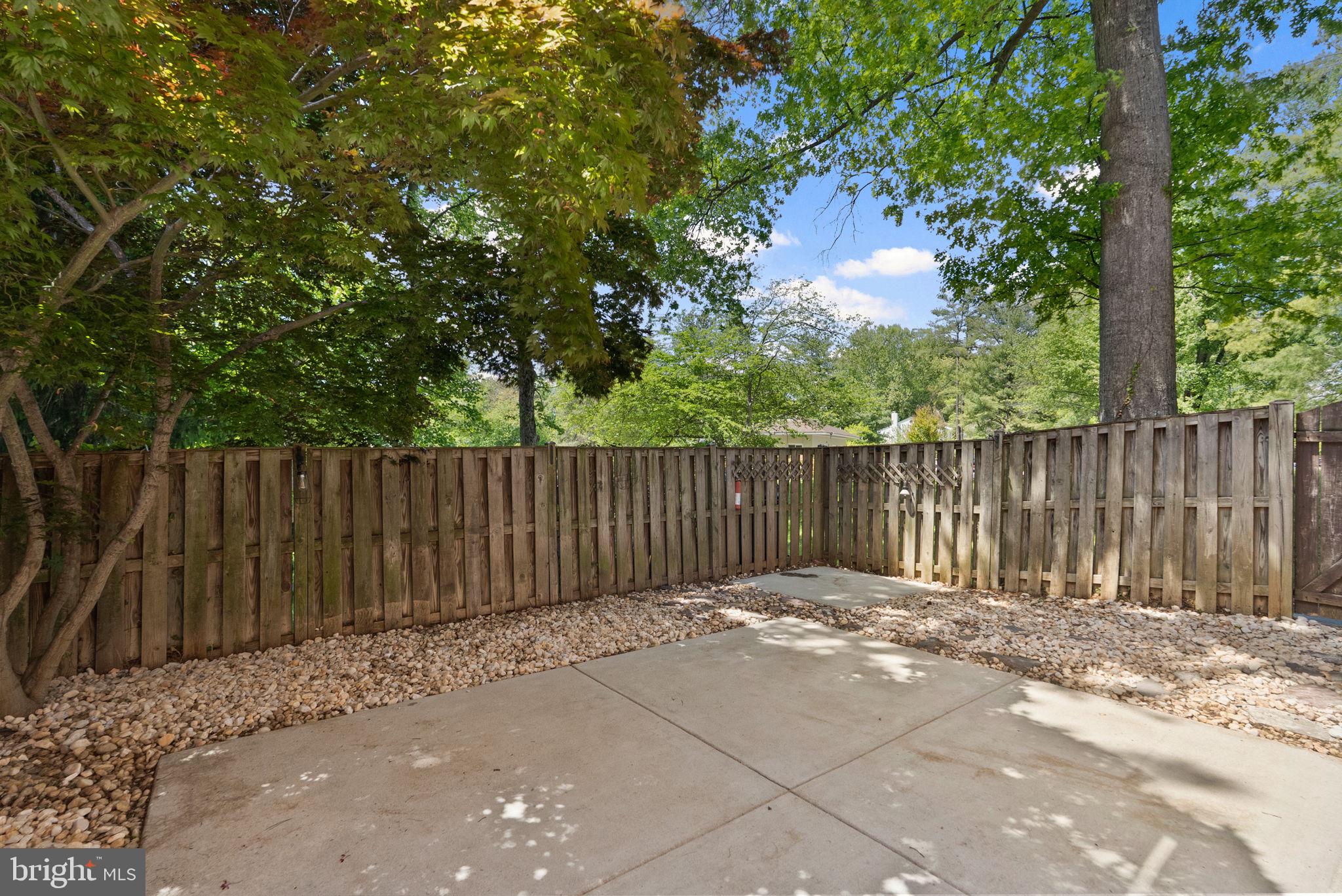 STRATHMEADE SQUARE - Residential