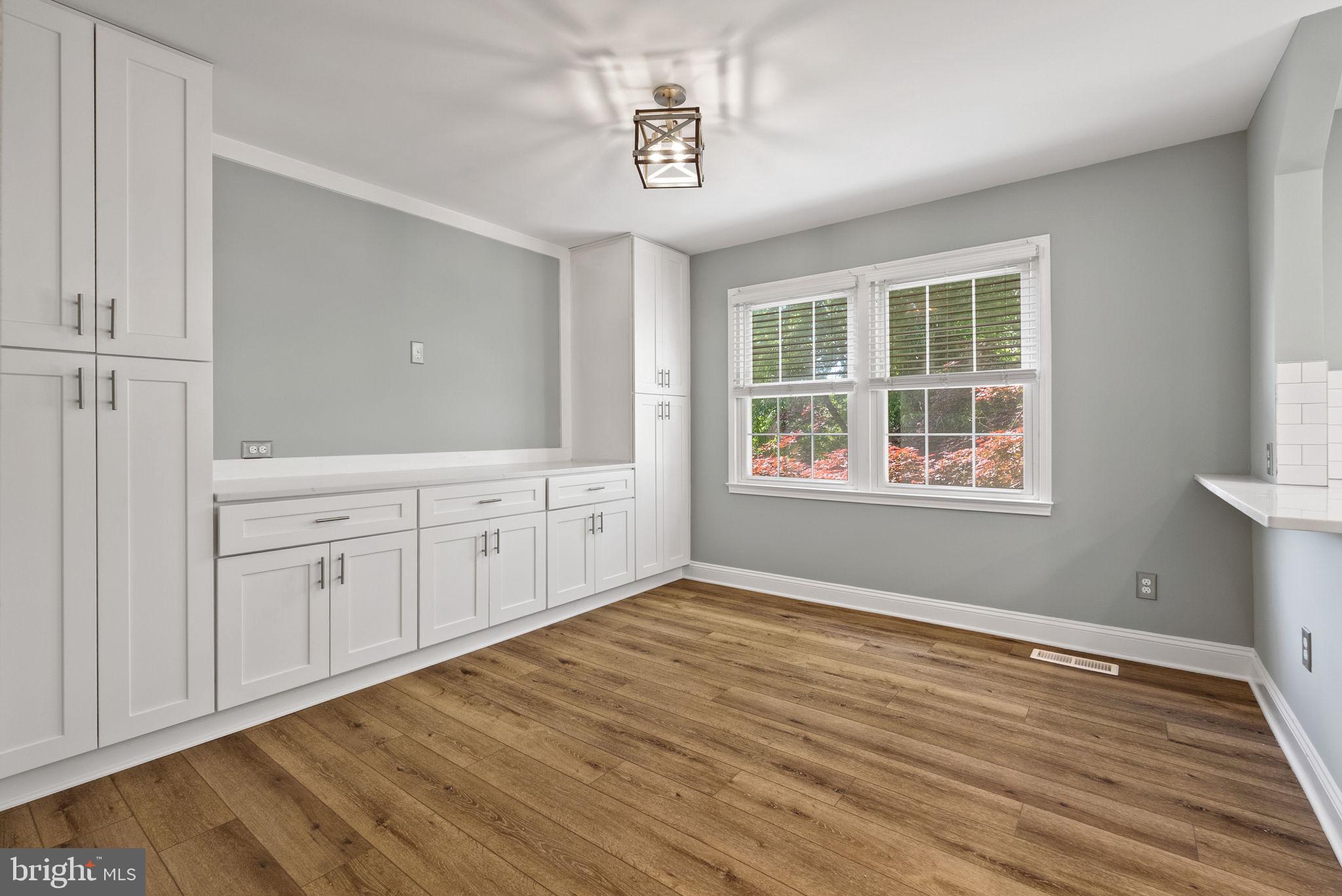 STRATHMEADE SQUARE - Residential