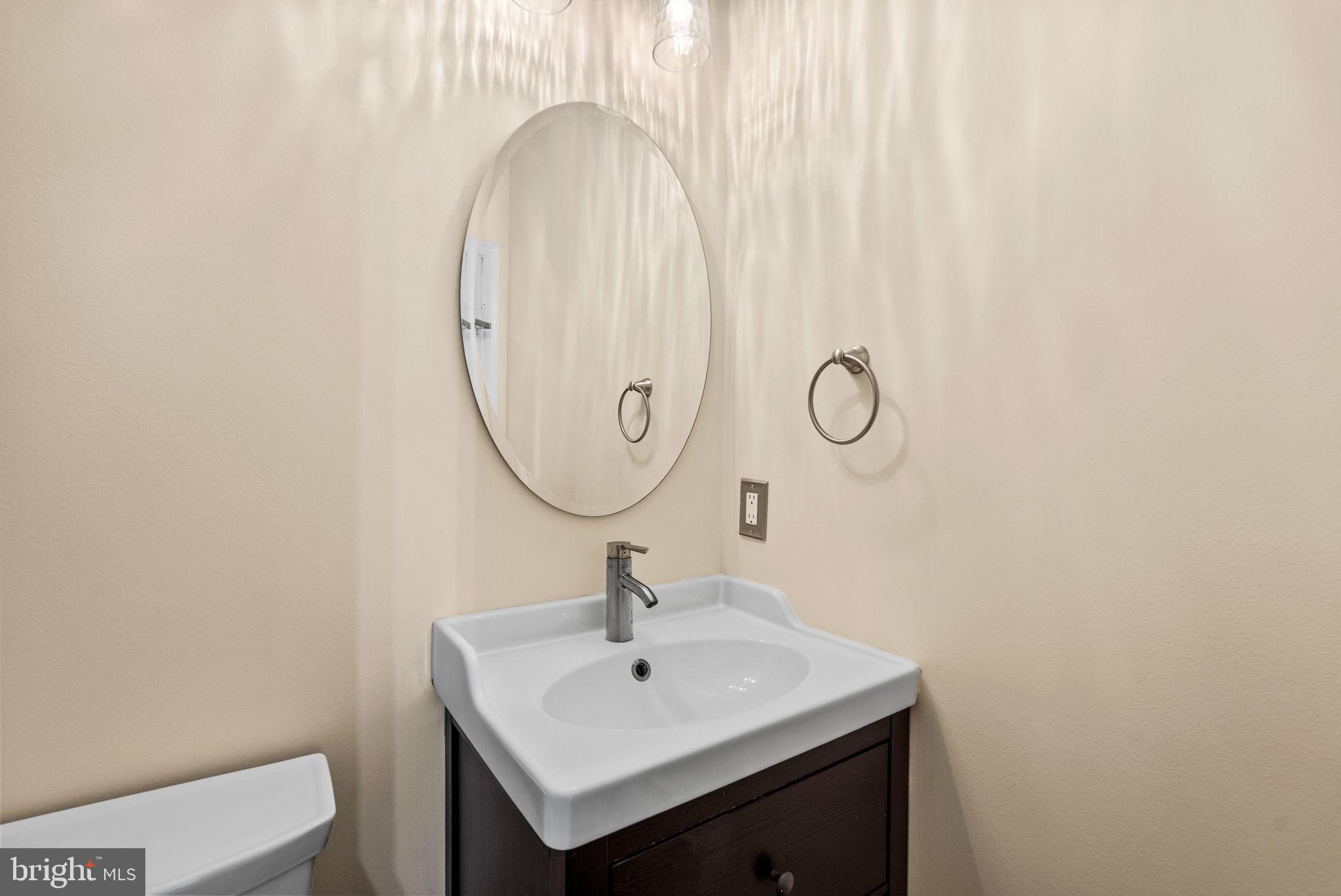 STRATHMEADE SQUARE - Residential