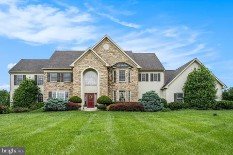 840 Autumn Lane, Schwenksville, PA MLS: PAMC2140976