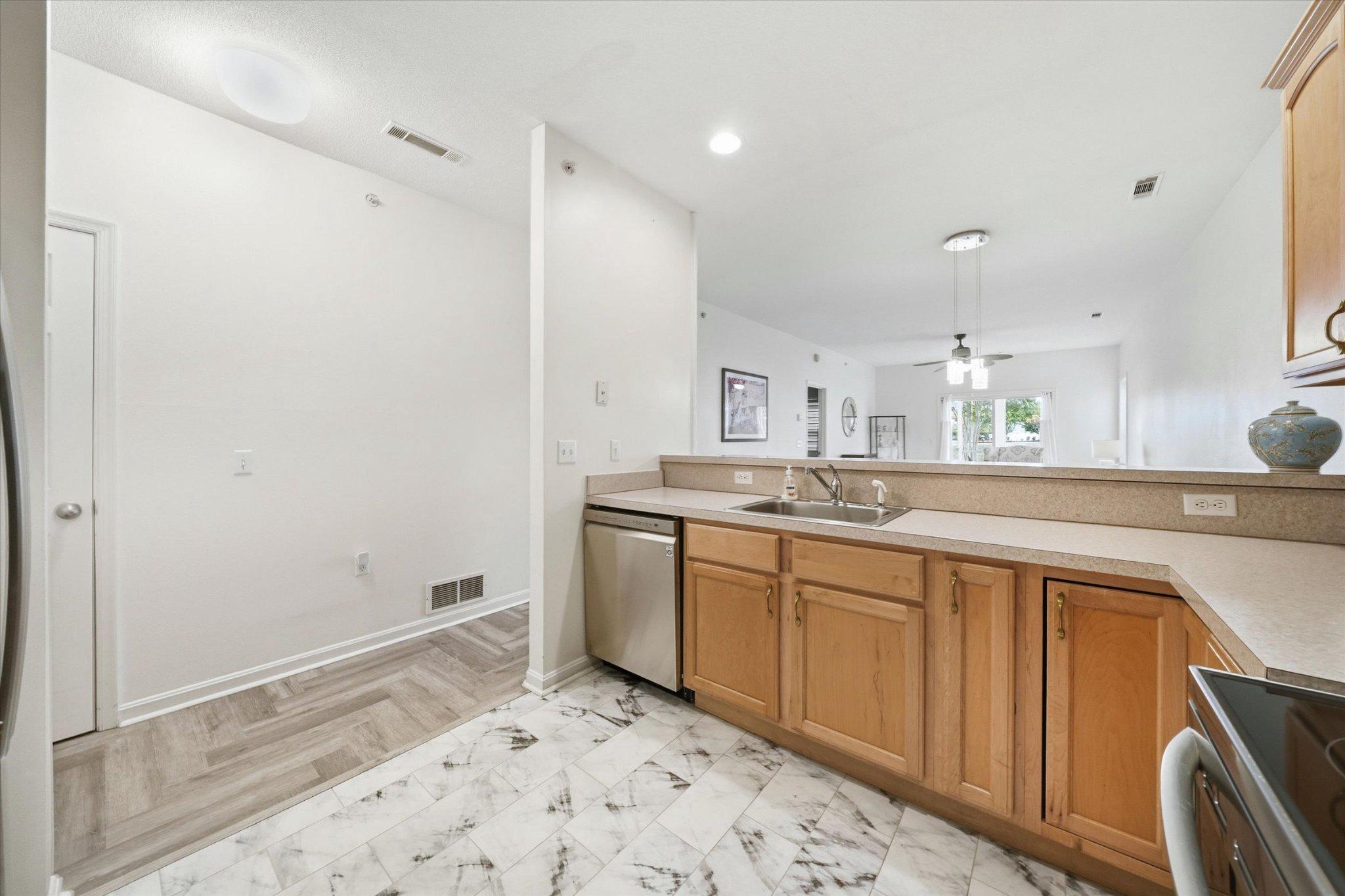 33120 N VILLAGE LOOP 2105