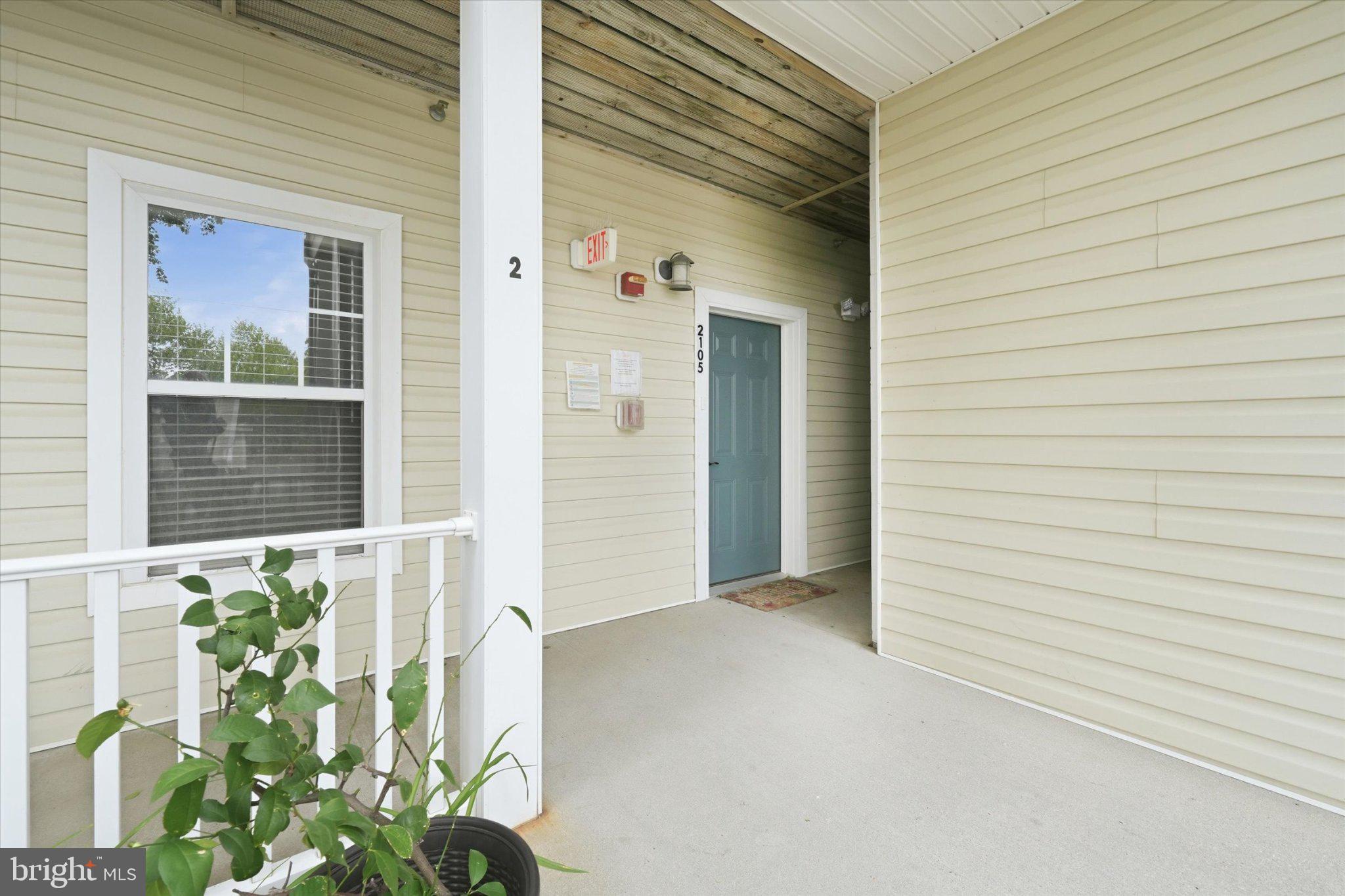 33120 N VILLAGE LOOP 2105