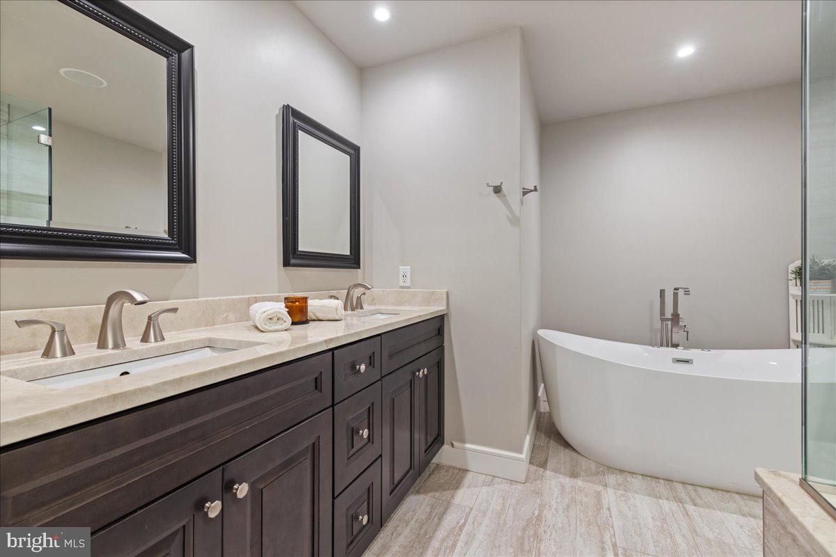 GREYCLIFFE - Residential