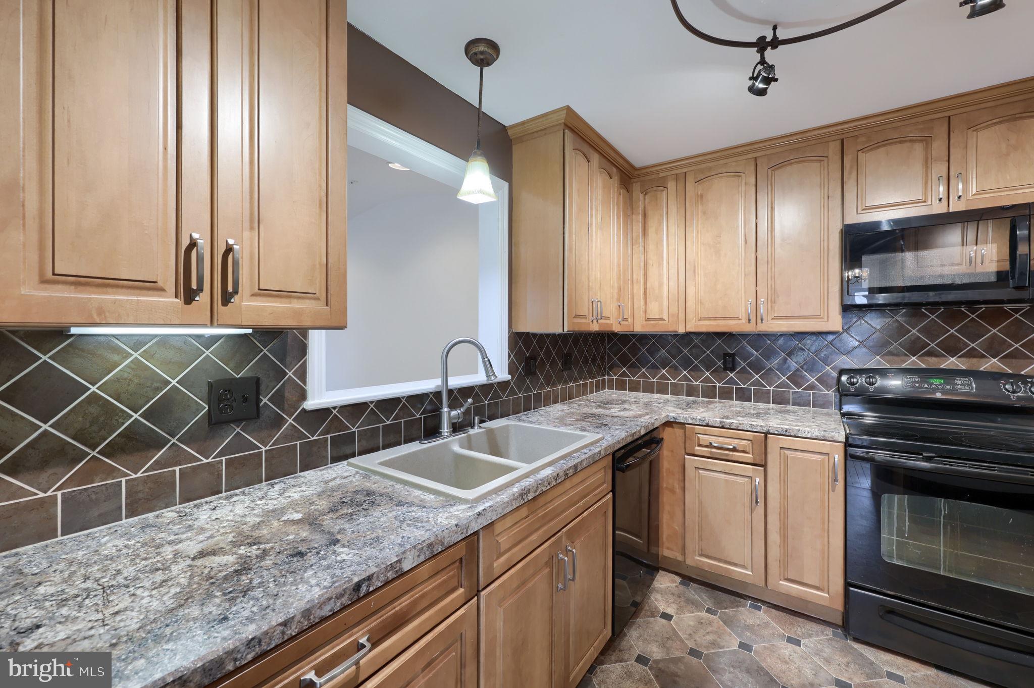 2810 HARRISBURG PIKE