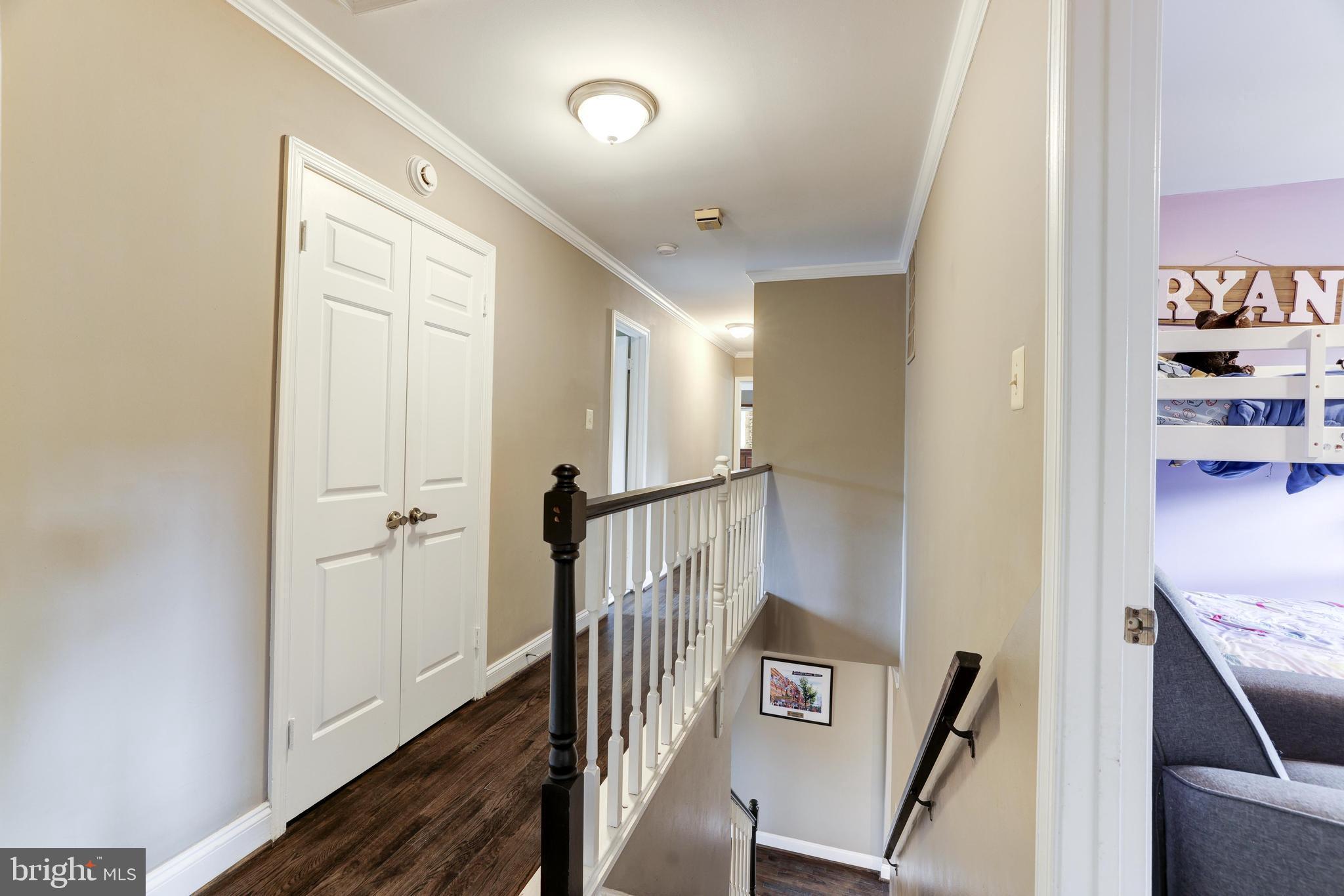 HOLLY KNOLL - Residential