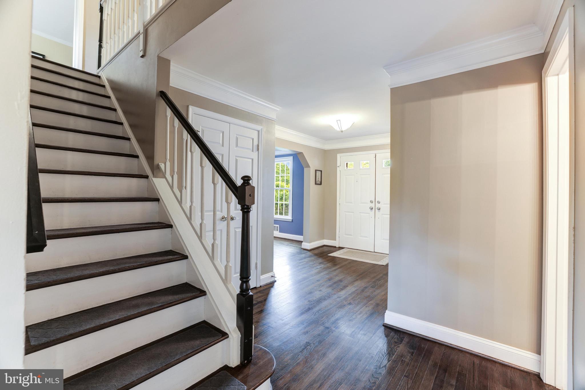 HOLLY KNOLL - Residential