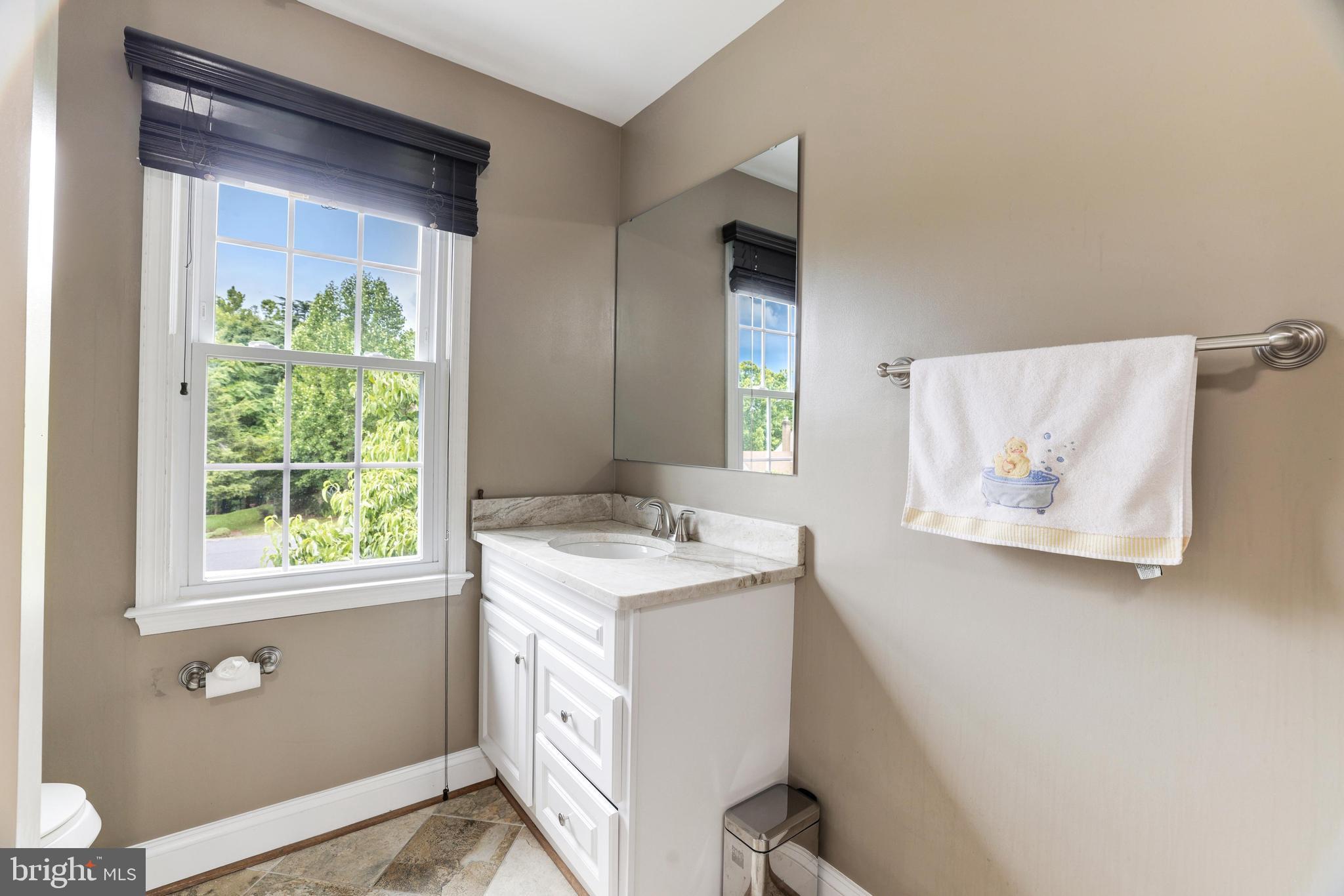 HOLLY KNOLL - Residential