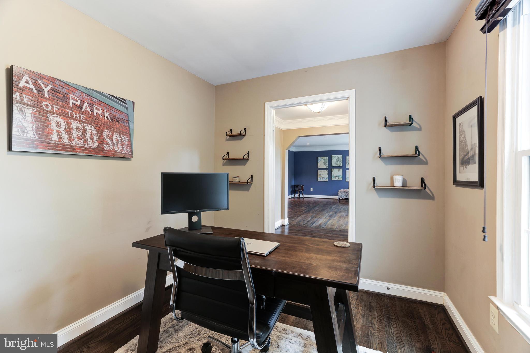 HOLLY KNOLL - Residential