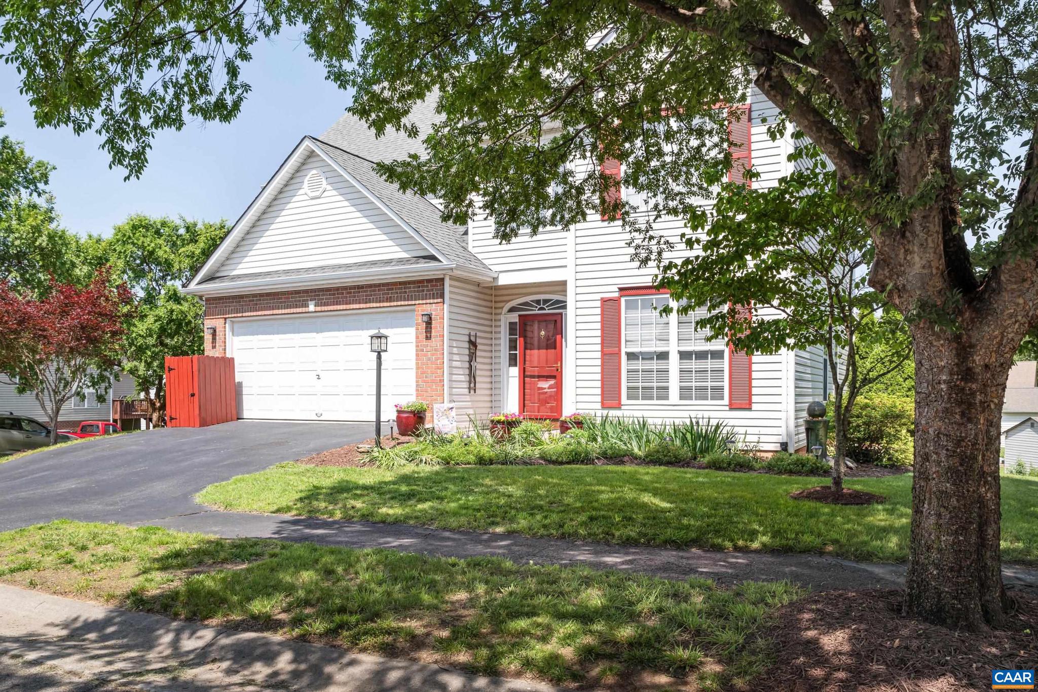 DEERWOOD VILLAGE - Residential