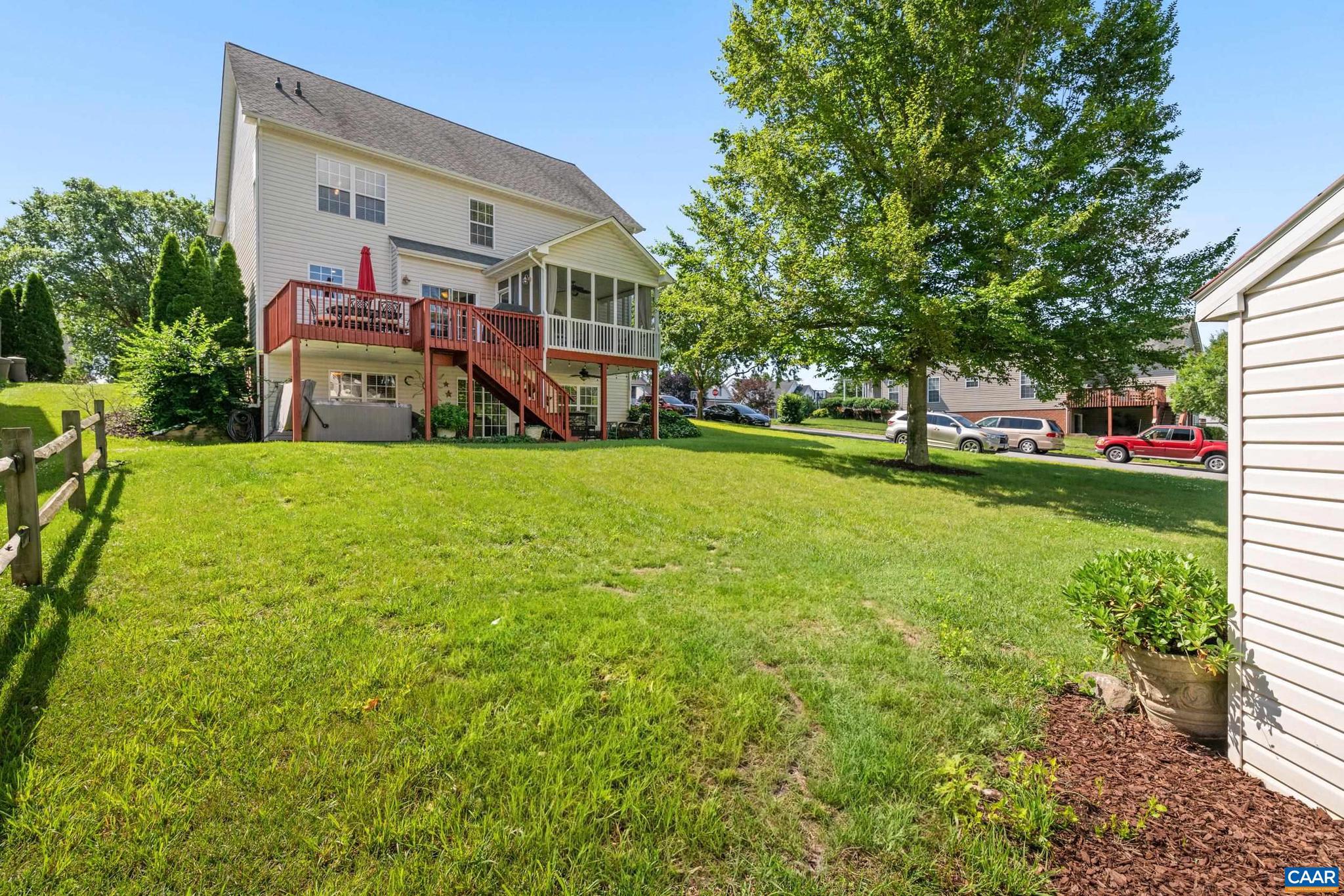 DEERWOOD VILLAGE - Residential