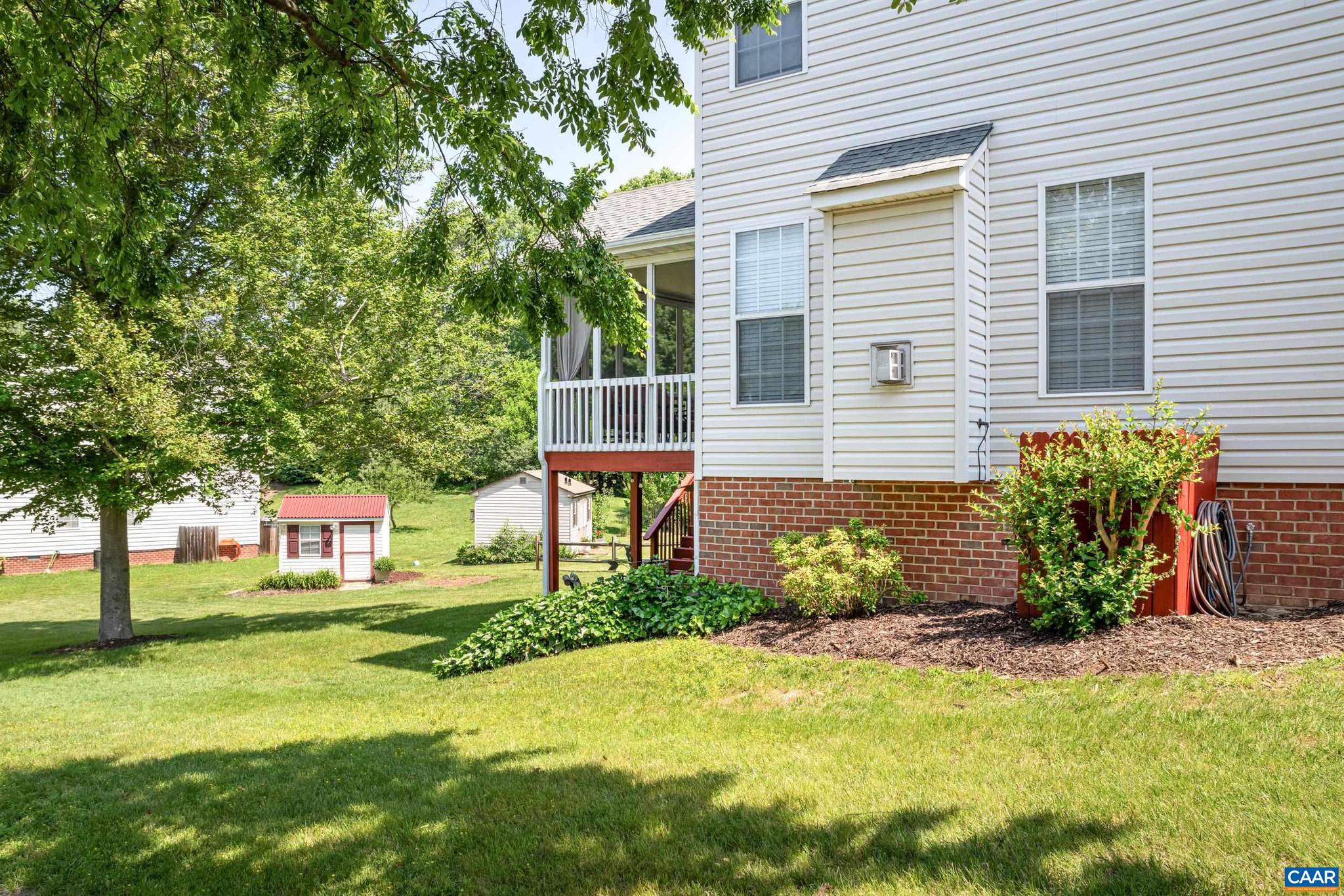 DEERWOOD VILLAGE - Residential