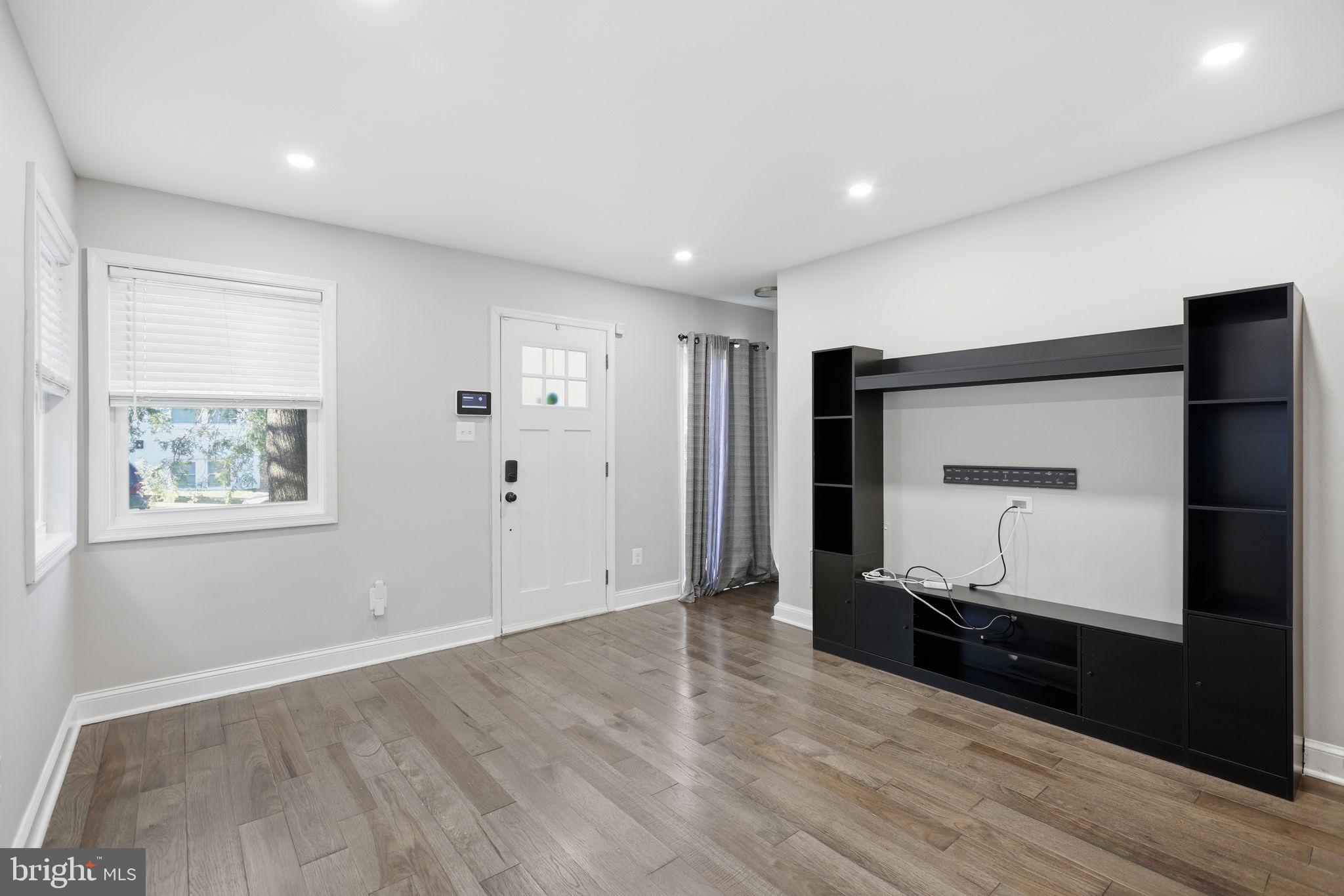 422 BURBANK STREET SE