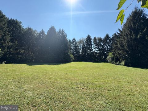 934 VILLAGE ROAD LANCASTER PA 17602