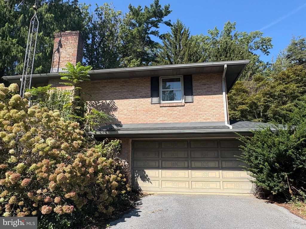 Photo of 934 Village Road, LANCASTER, PA 17602 (MLS # PALA2076266)