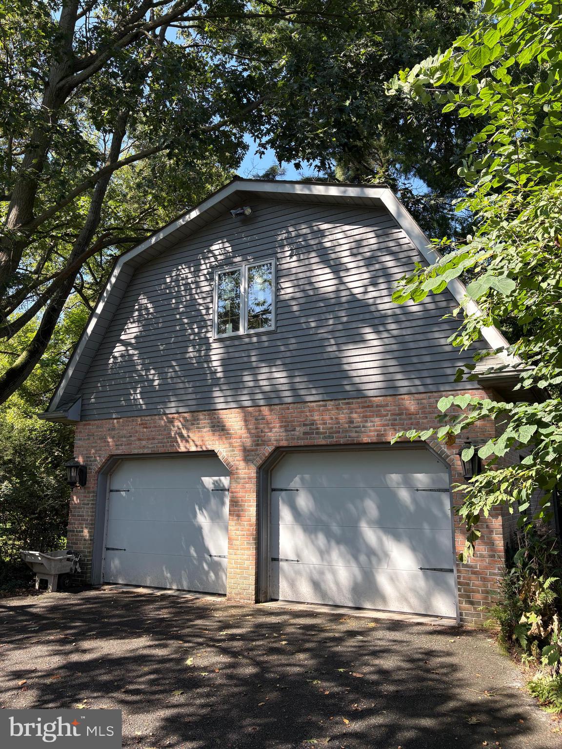 934 VILLAGE ROAD