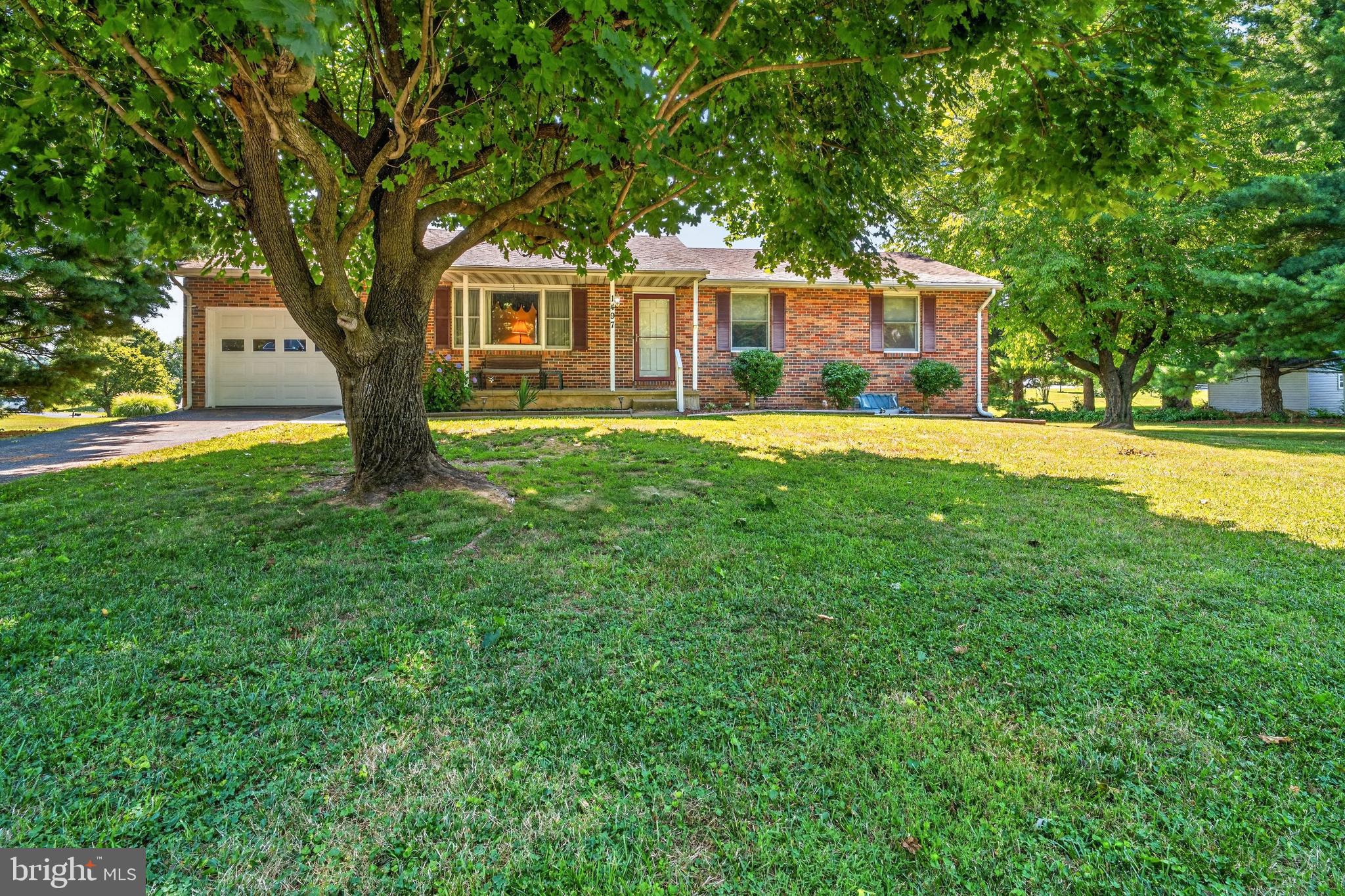 1497 ALGONQUIN COURT