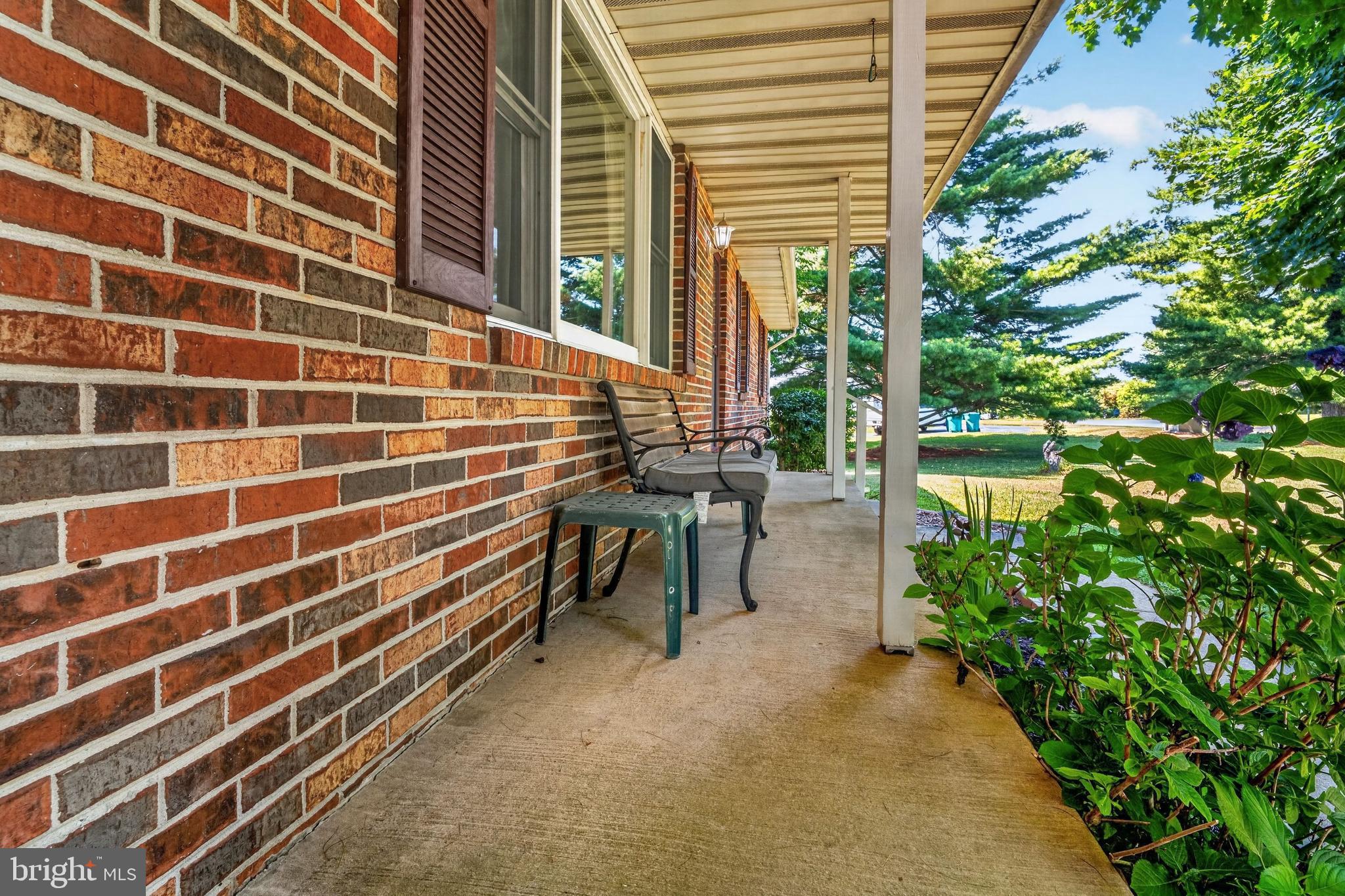 1497 ALGONQUIN COURT