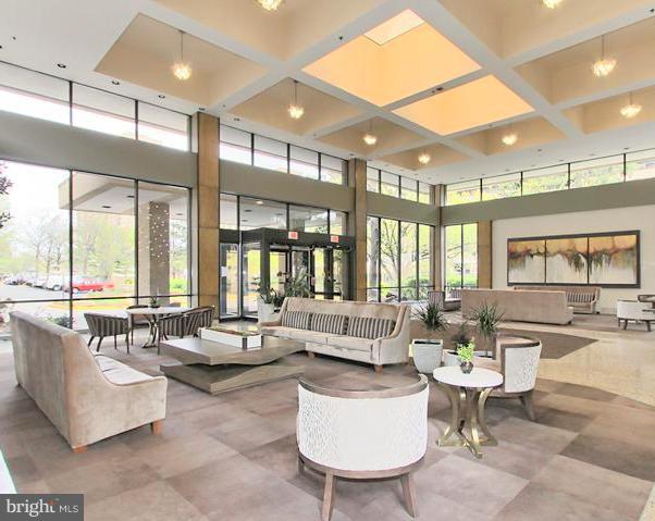 SKYLINE HOUSE - Residential Lease