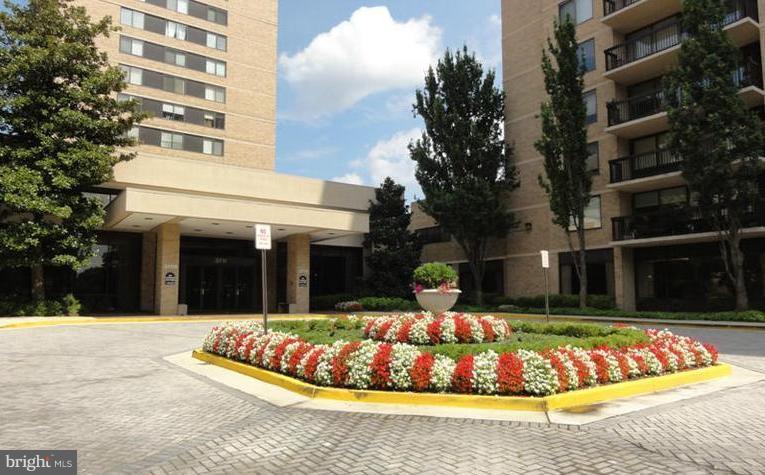 SKYLINE HOUSE - Residential Lease