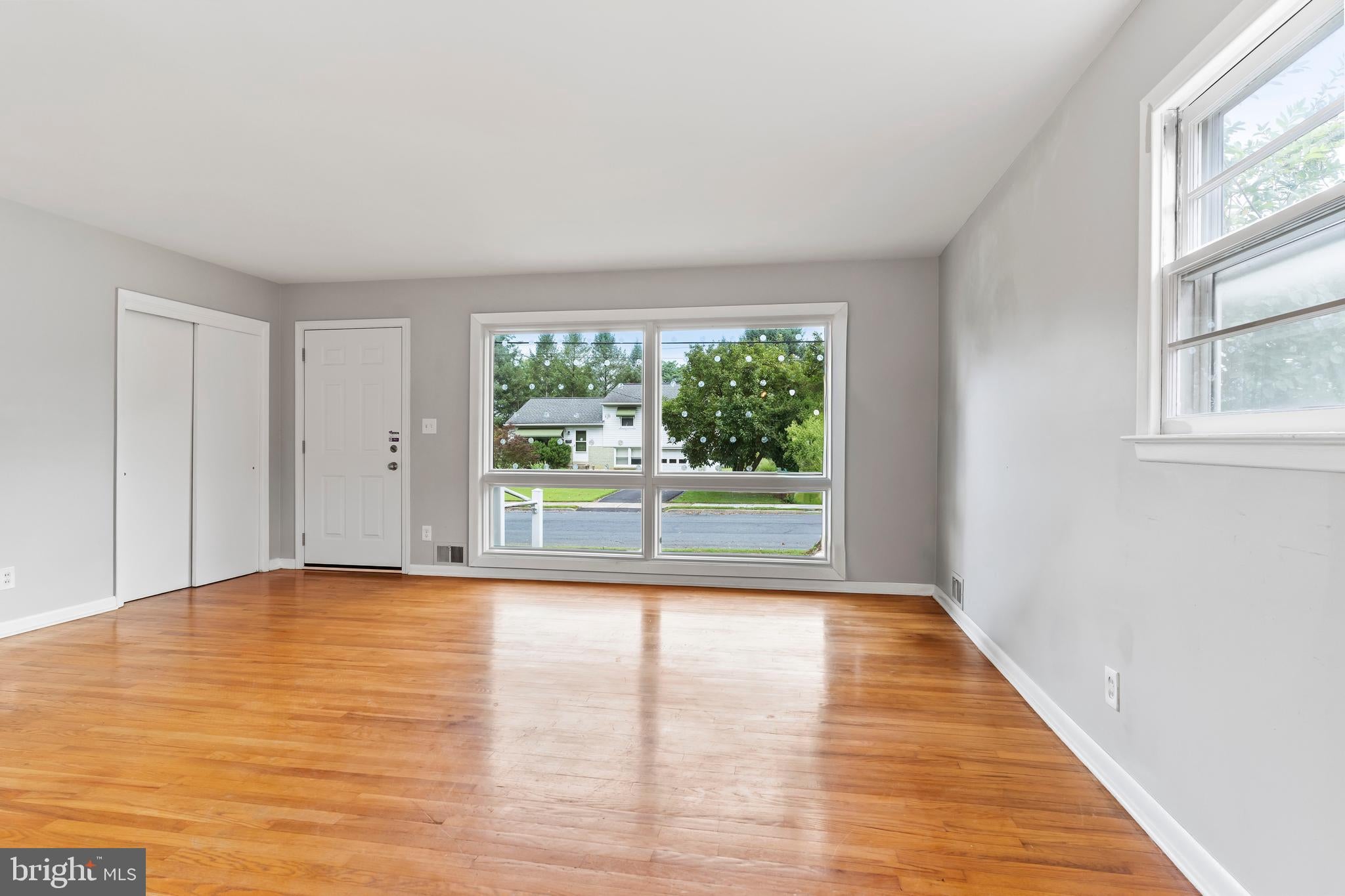 102 E WOODLAND DRIVE